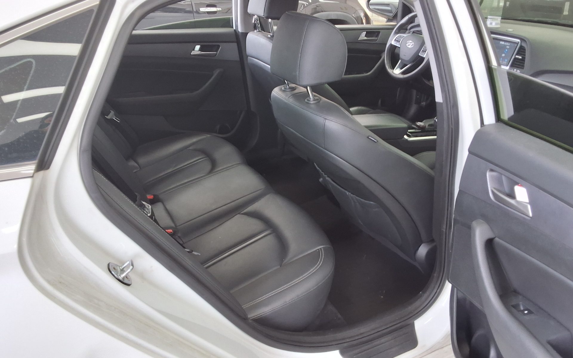 Hyundai Sonata 2018 - Image 12