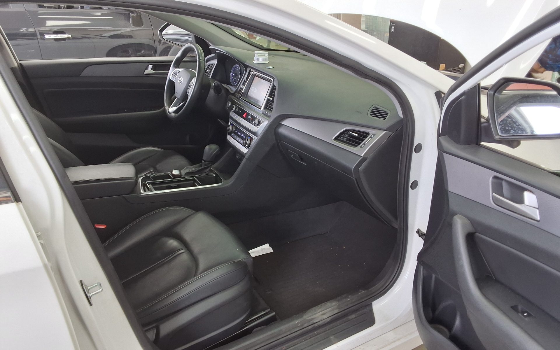 Hyundai Sonata 2018 - Image 13