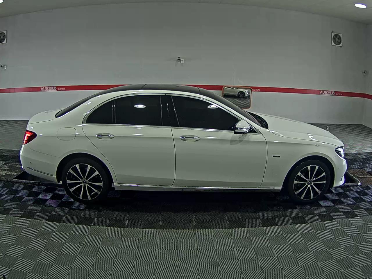 مرسيدس بنز إي كلاس 2019 - صورة 3