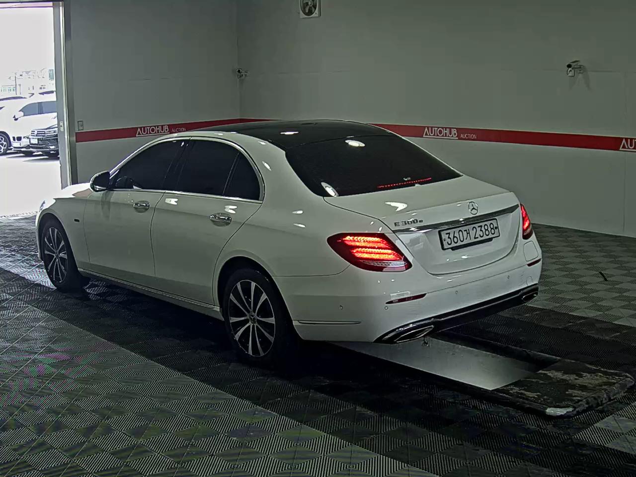 مرسيدس بنز إي كلاس 2019 - صورة 5