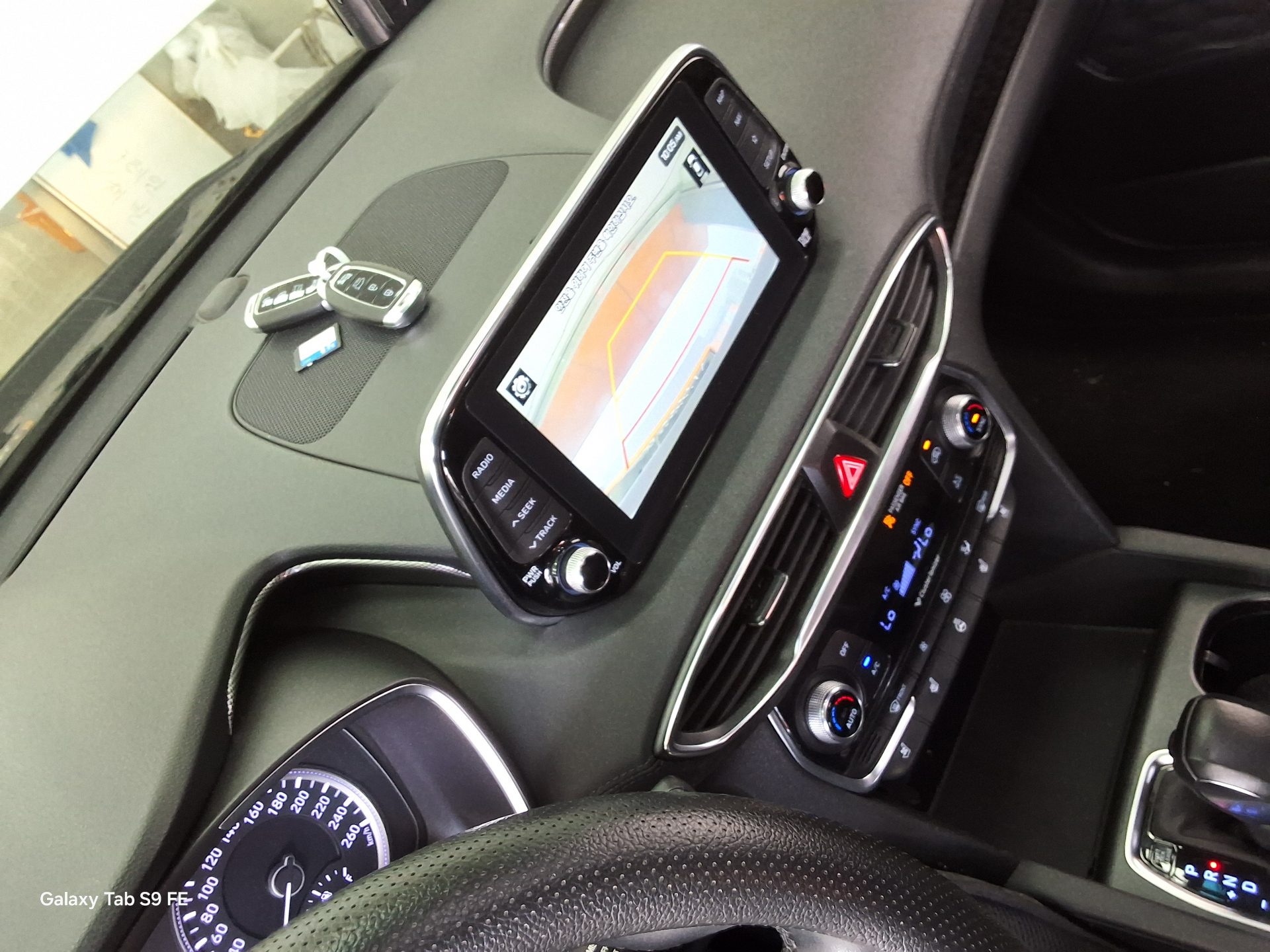 هيونداي سانتافي 2019 - صورة 18