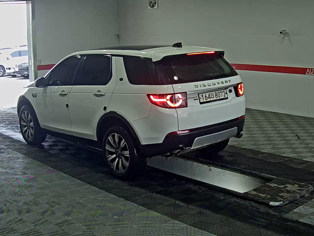 Land Rover Discovery 2017 - Image 5
