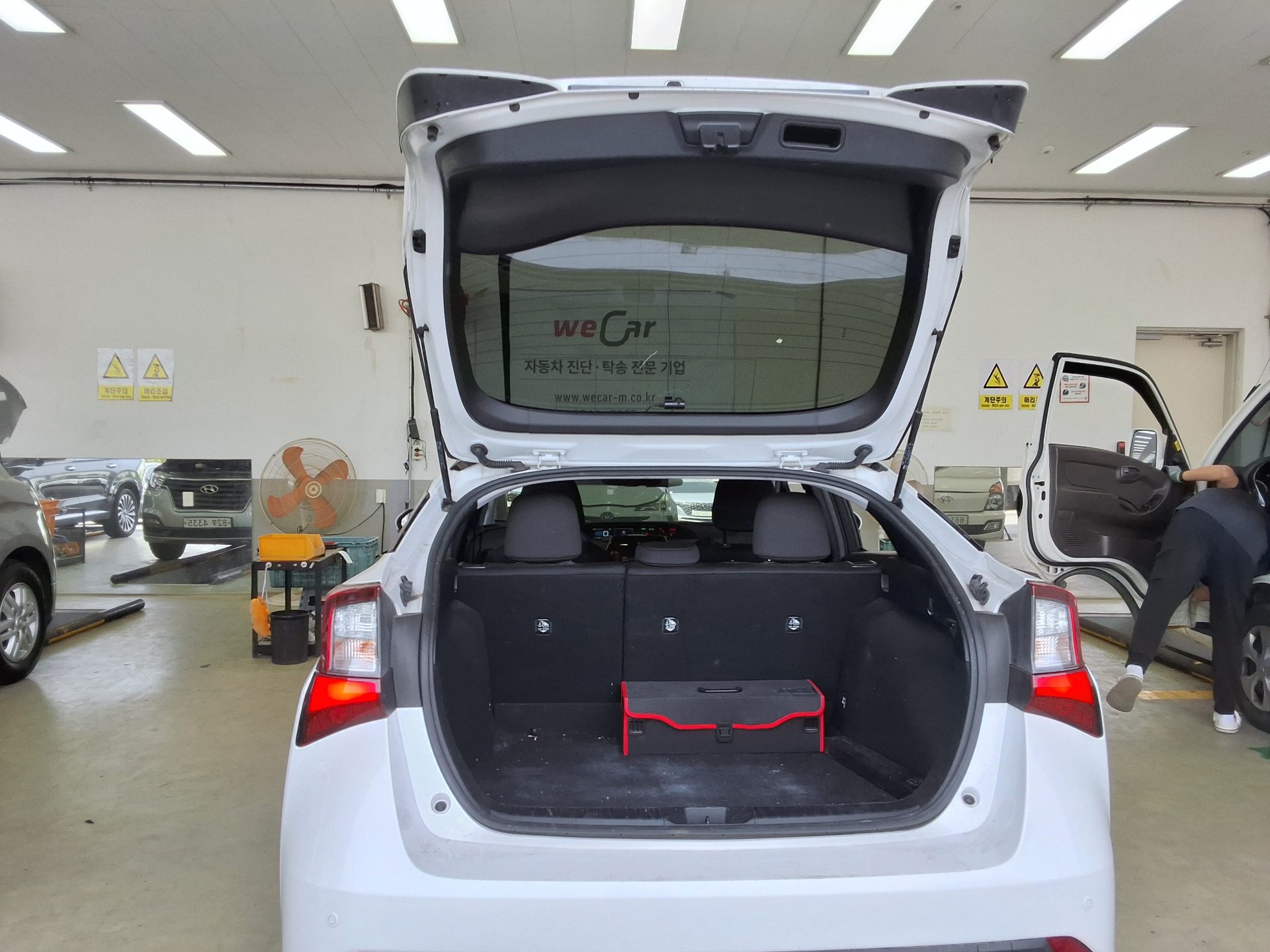 TOYOTA 프리우스 - 14