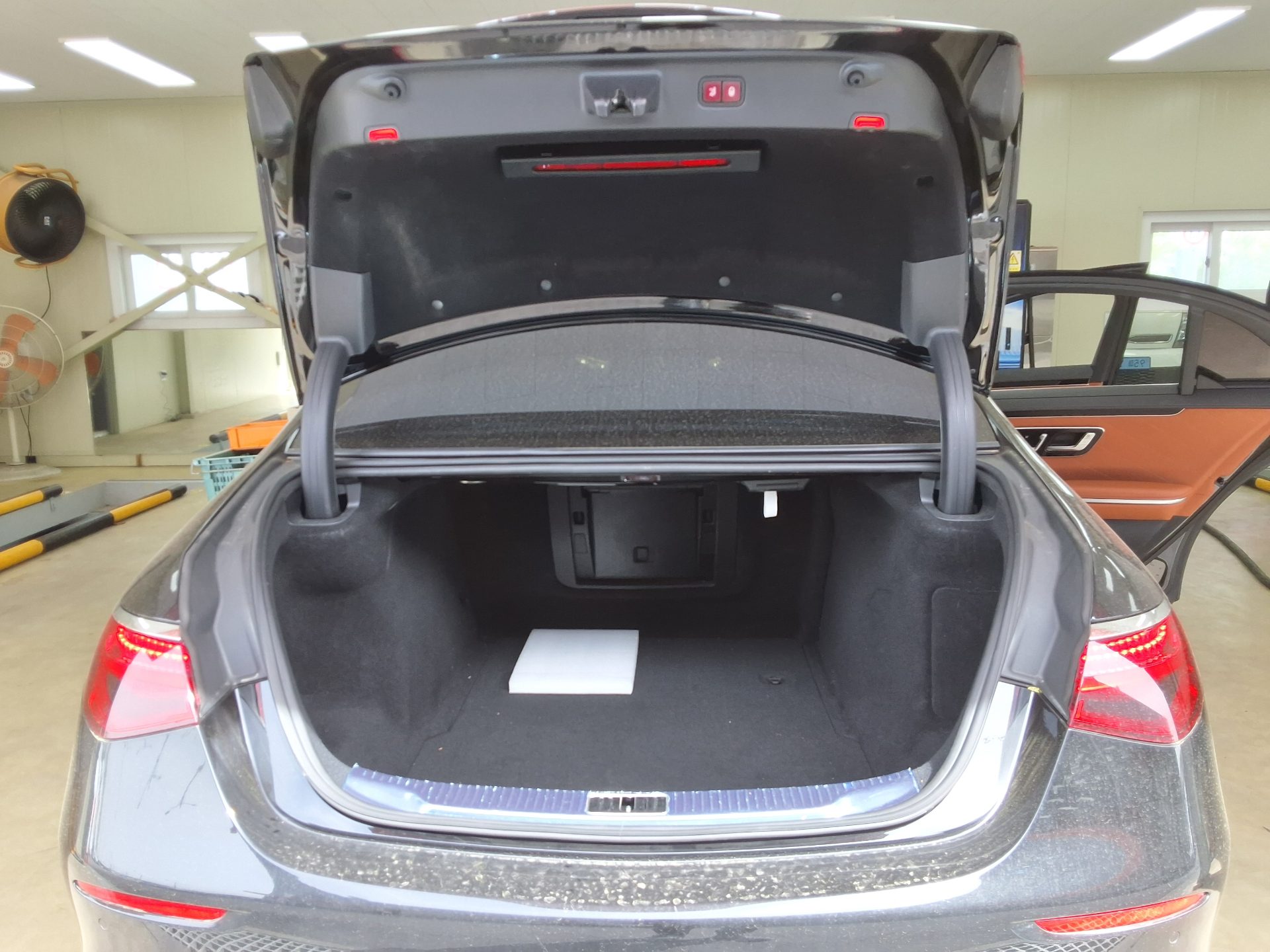 Mercedes-Benz S-Class 2022 - Image 14
