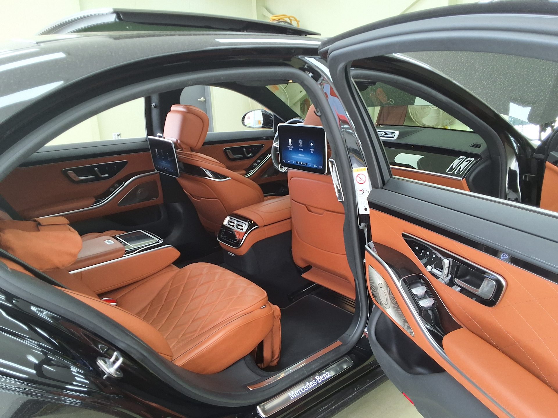 Mercedes-Benz S-Class 2022 - Image 12