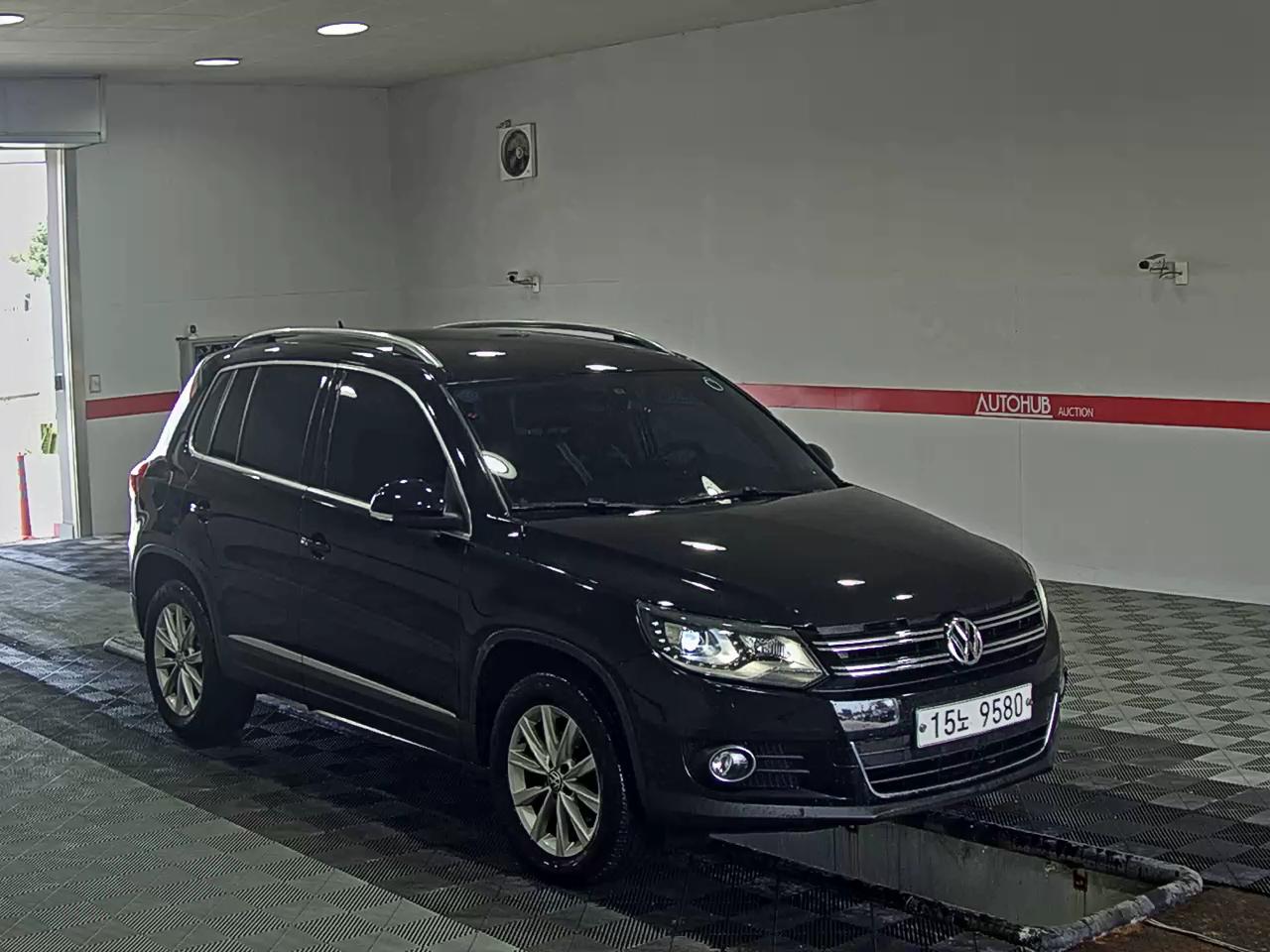 Volkswagen Tiguan - 2