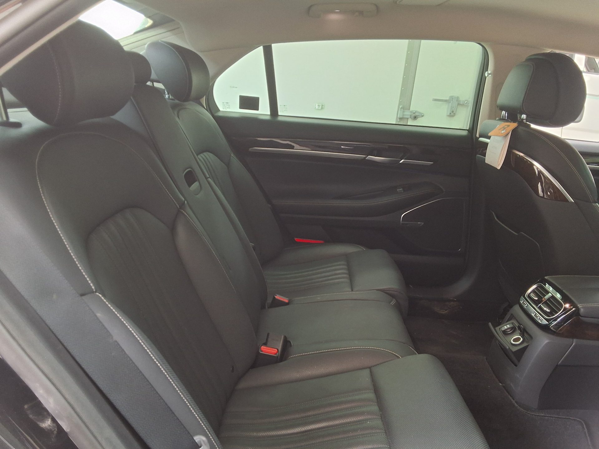 Genesis G90 2021 - Image 12