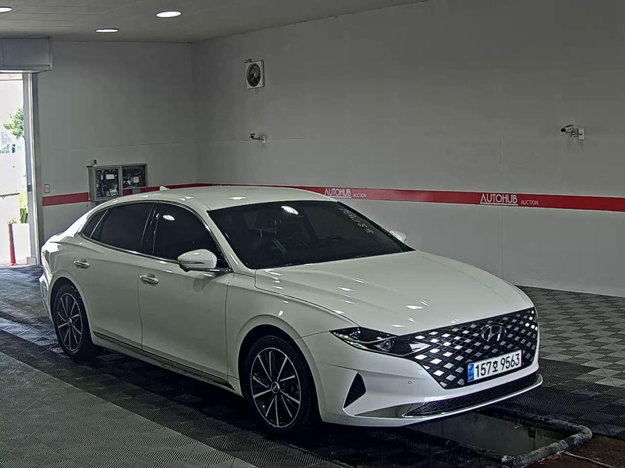 Hyundai Grandeur 2022 - Image 2