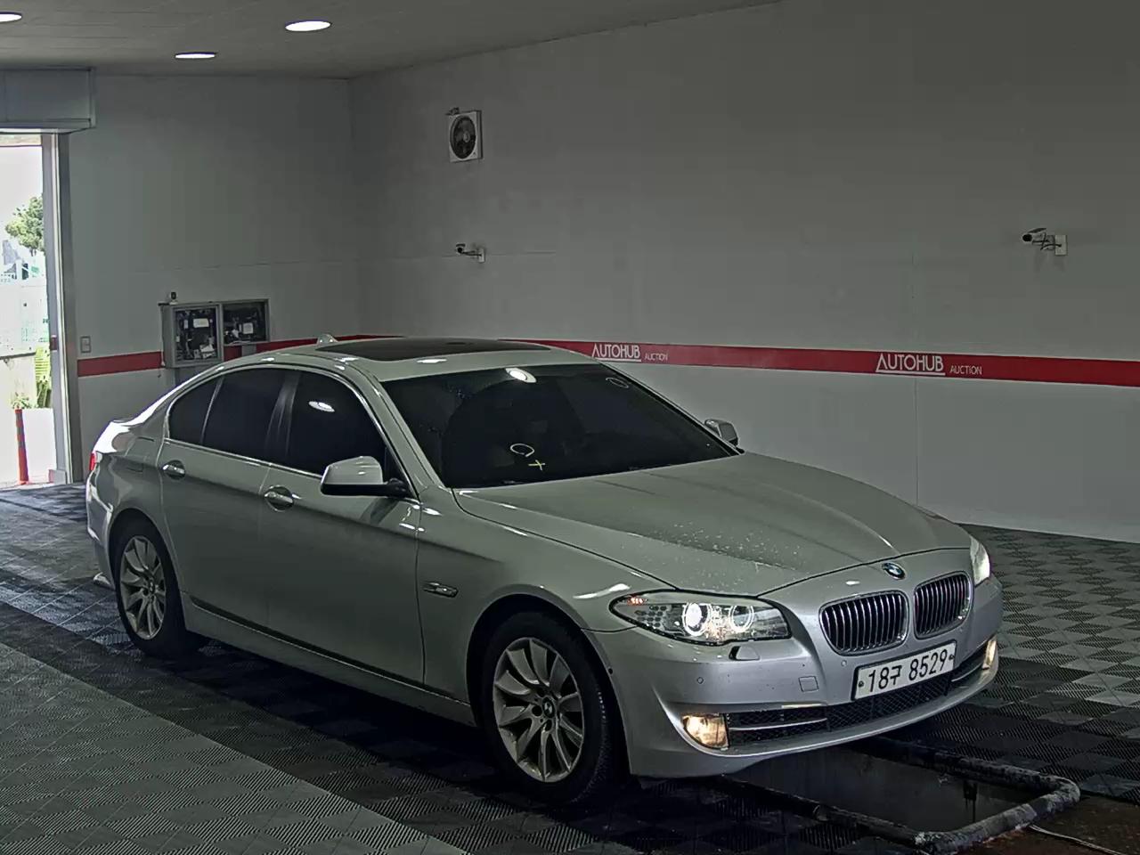 BMW 5 Series 2013 - Image 2