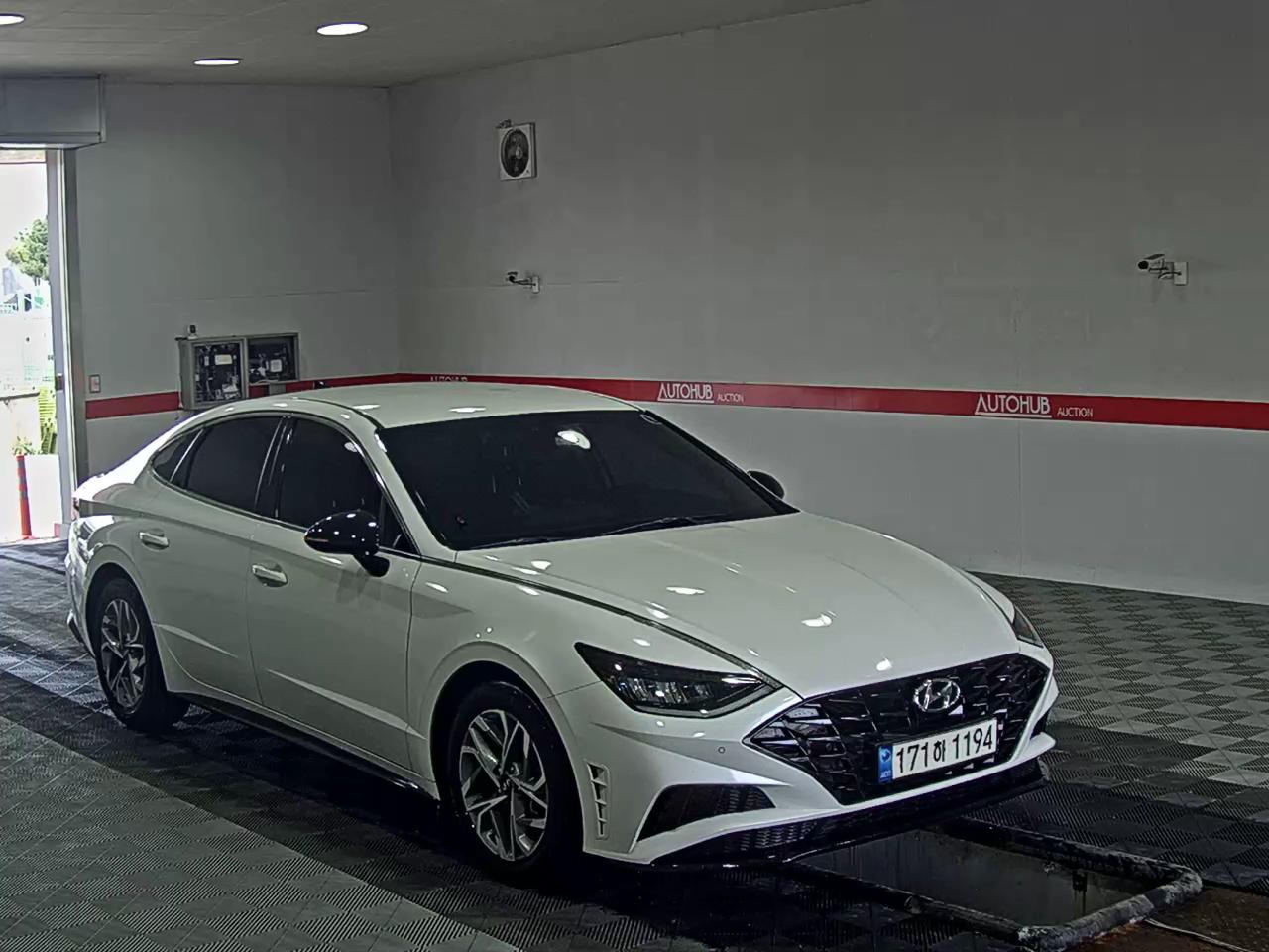 Hyundai Sonata 2022 - Image 2