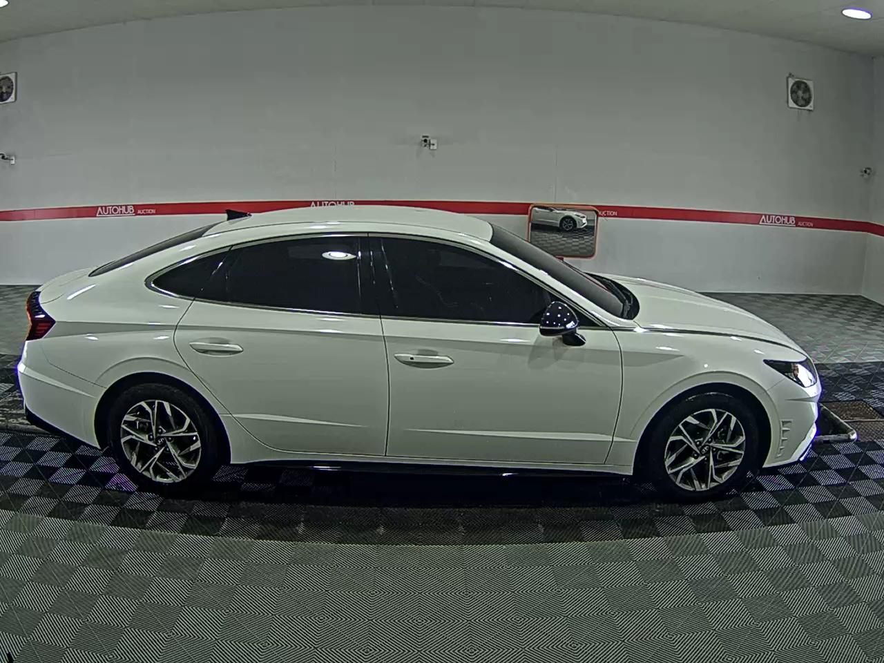 Hyundai Sonata 2022 - Image 3