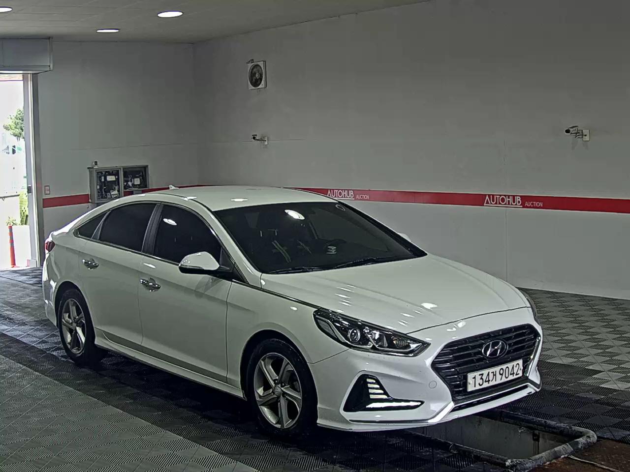 Hyundai Sonata 2018 - Image 2