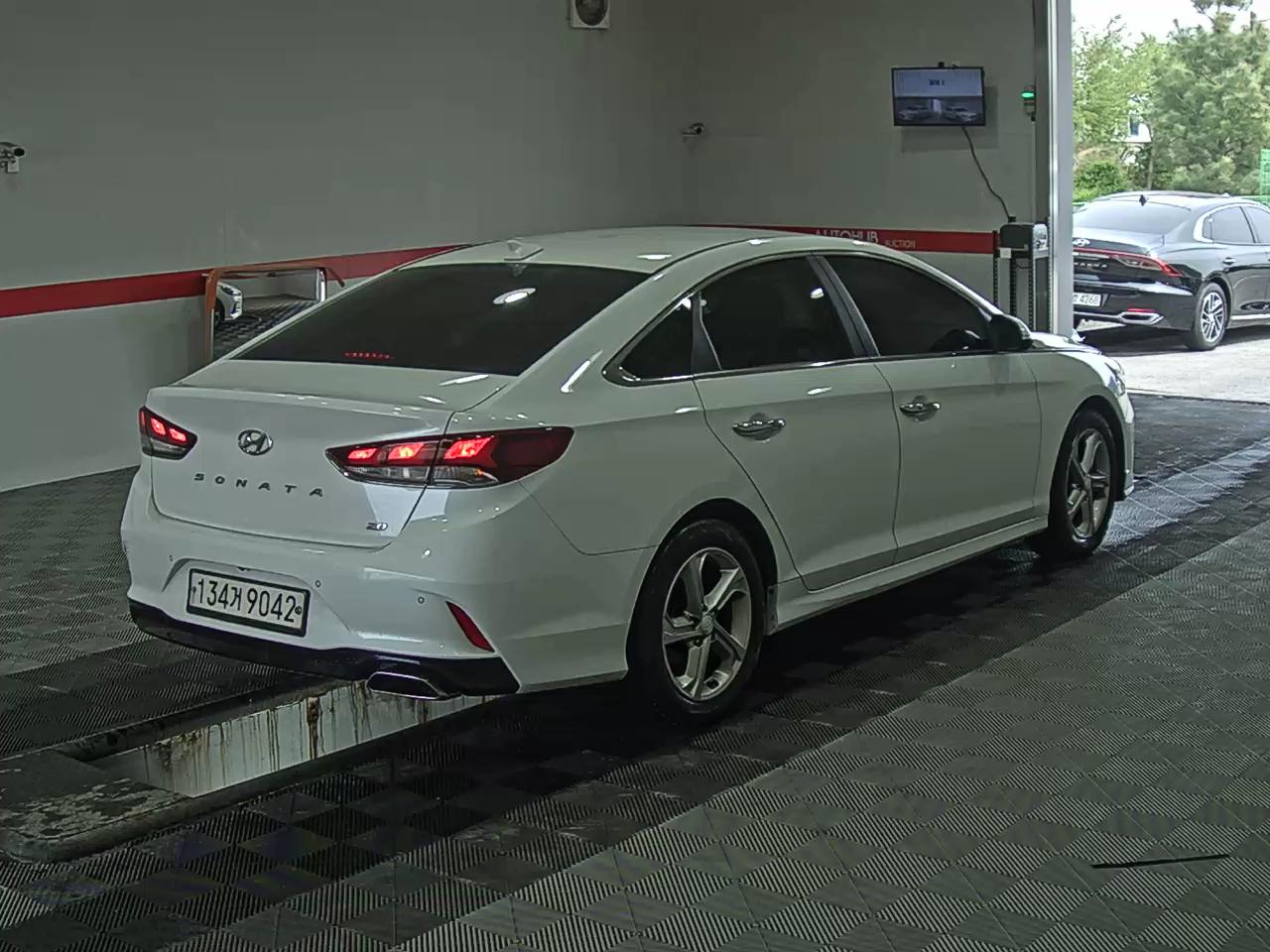 Hyundai Sonata 2018 - Image 4