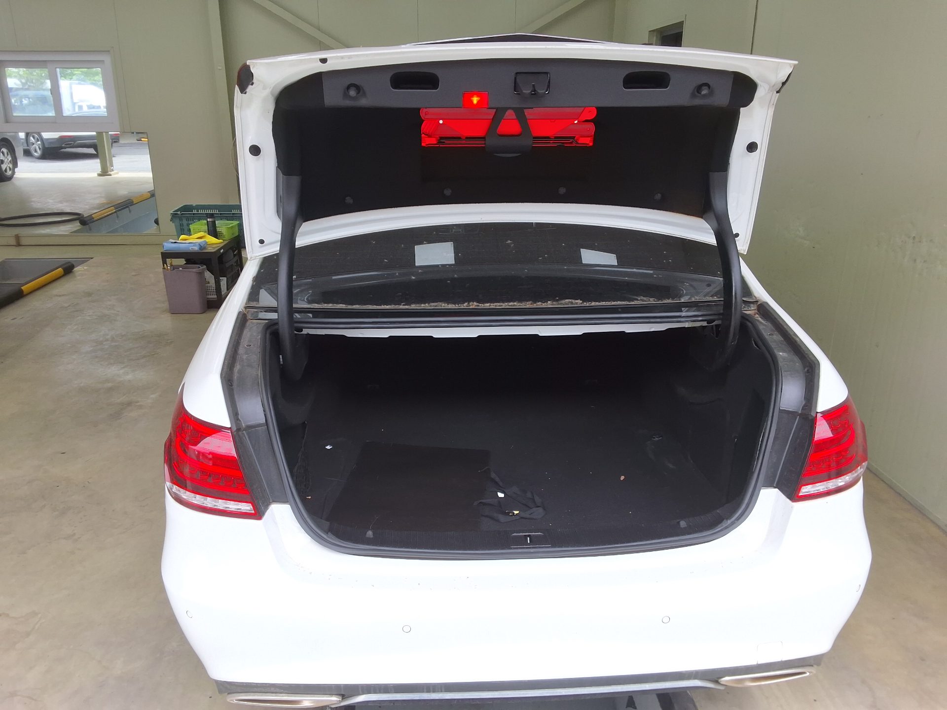 مرسيدس بنز إي كلاس 2014 - صورة 14