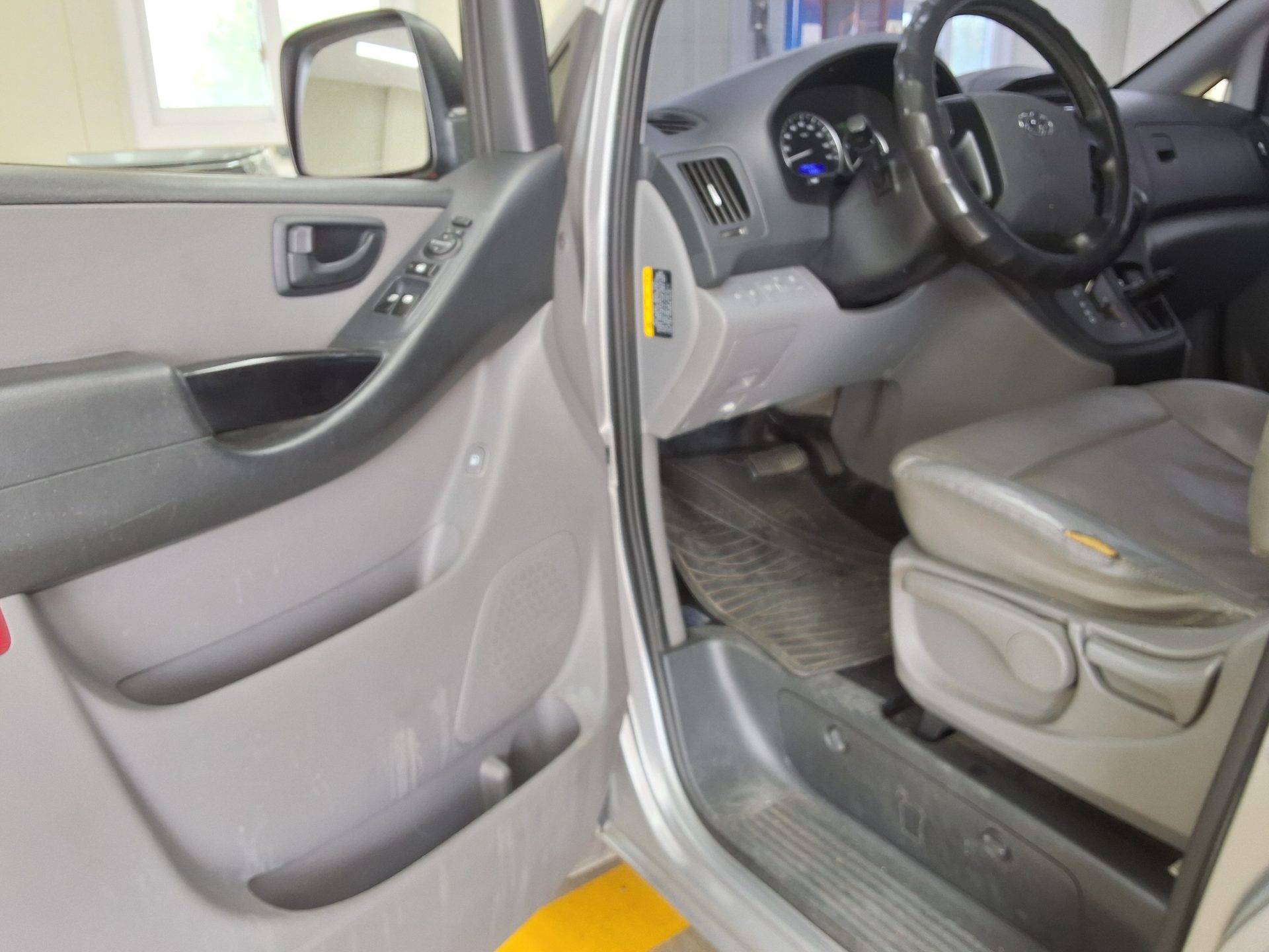 Hyundai Grand Starex 2019 - Image 9
