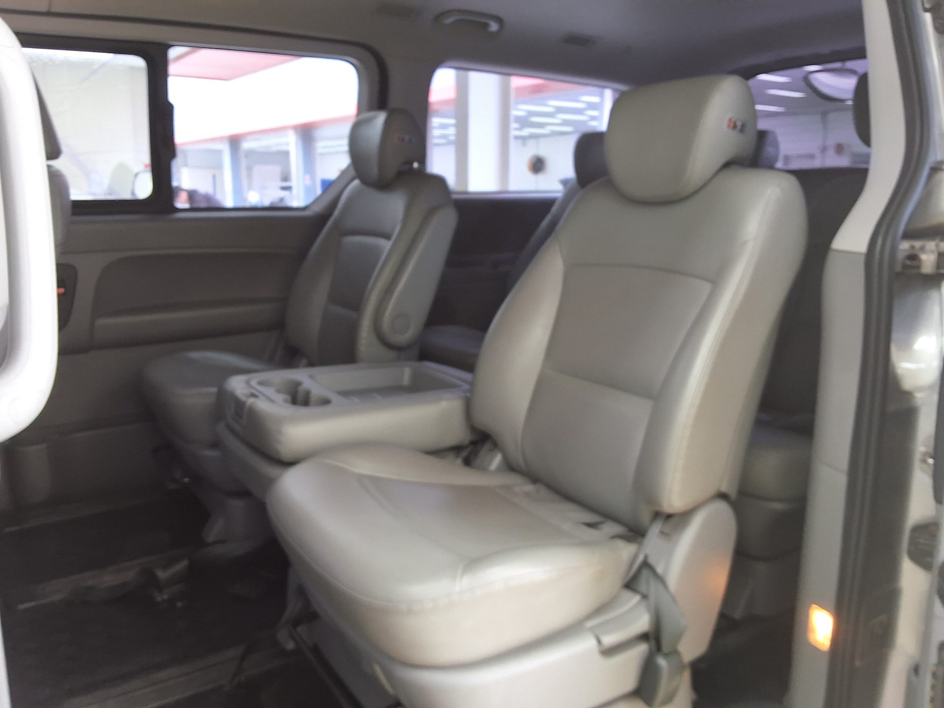 Hyundai Grand Starex 2019 - Image 11