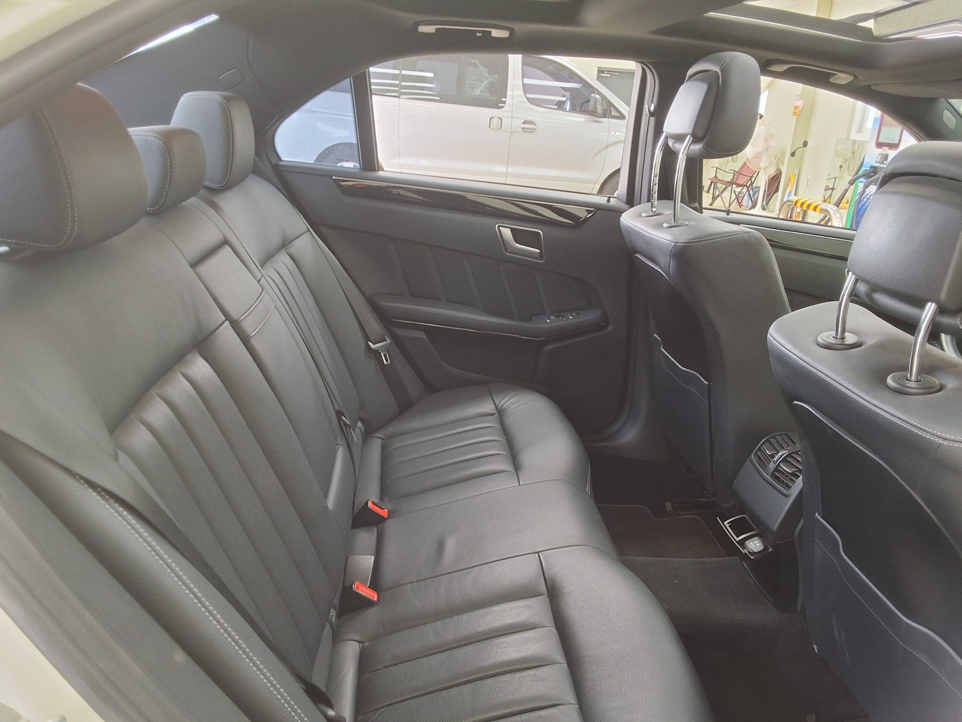 مرسيدس بنز إي كلاس 2014 - صورة 12