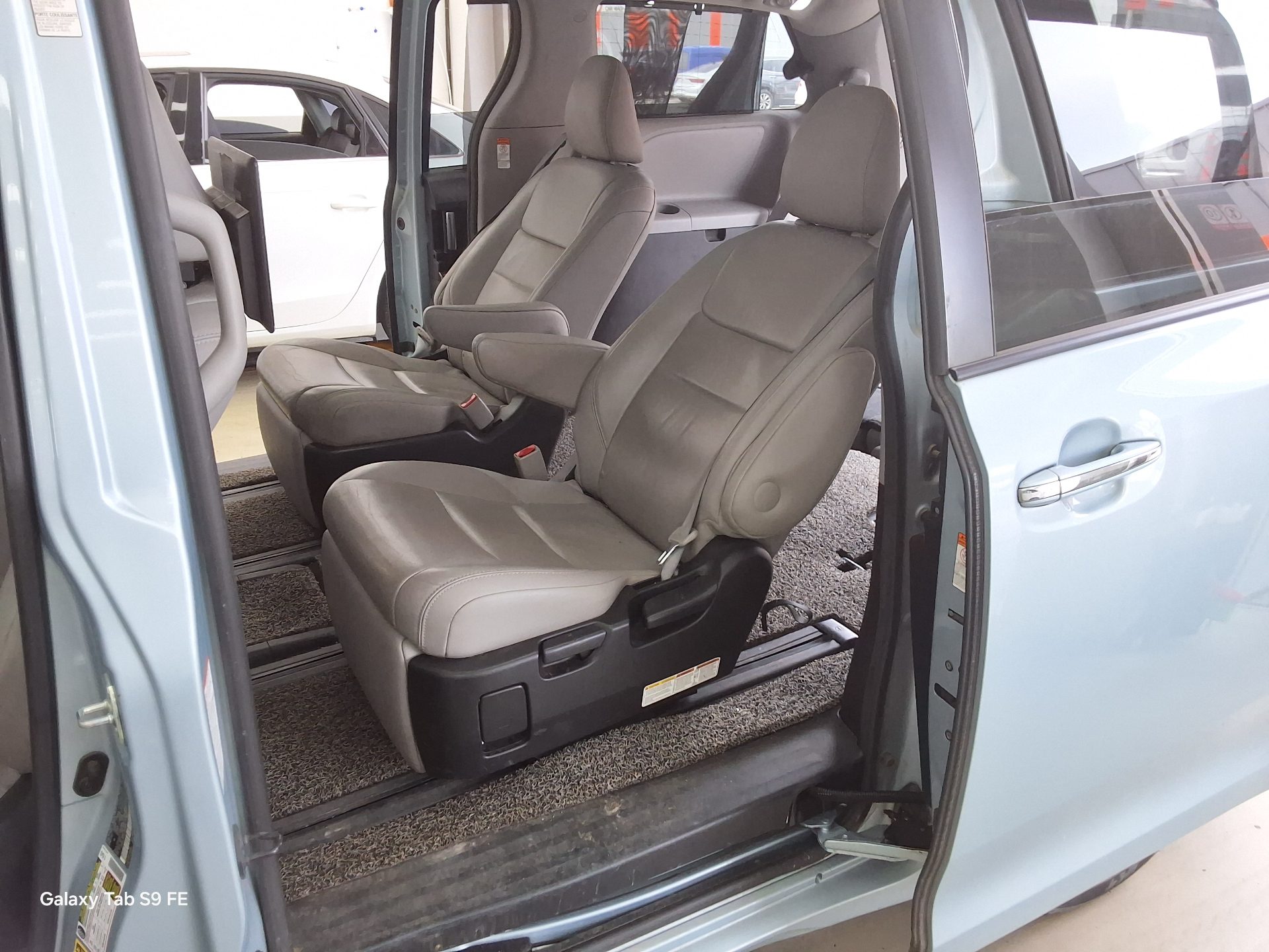 TOYOTA 시에나 2015 - 이미지 11