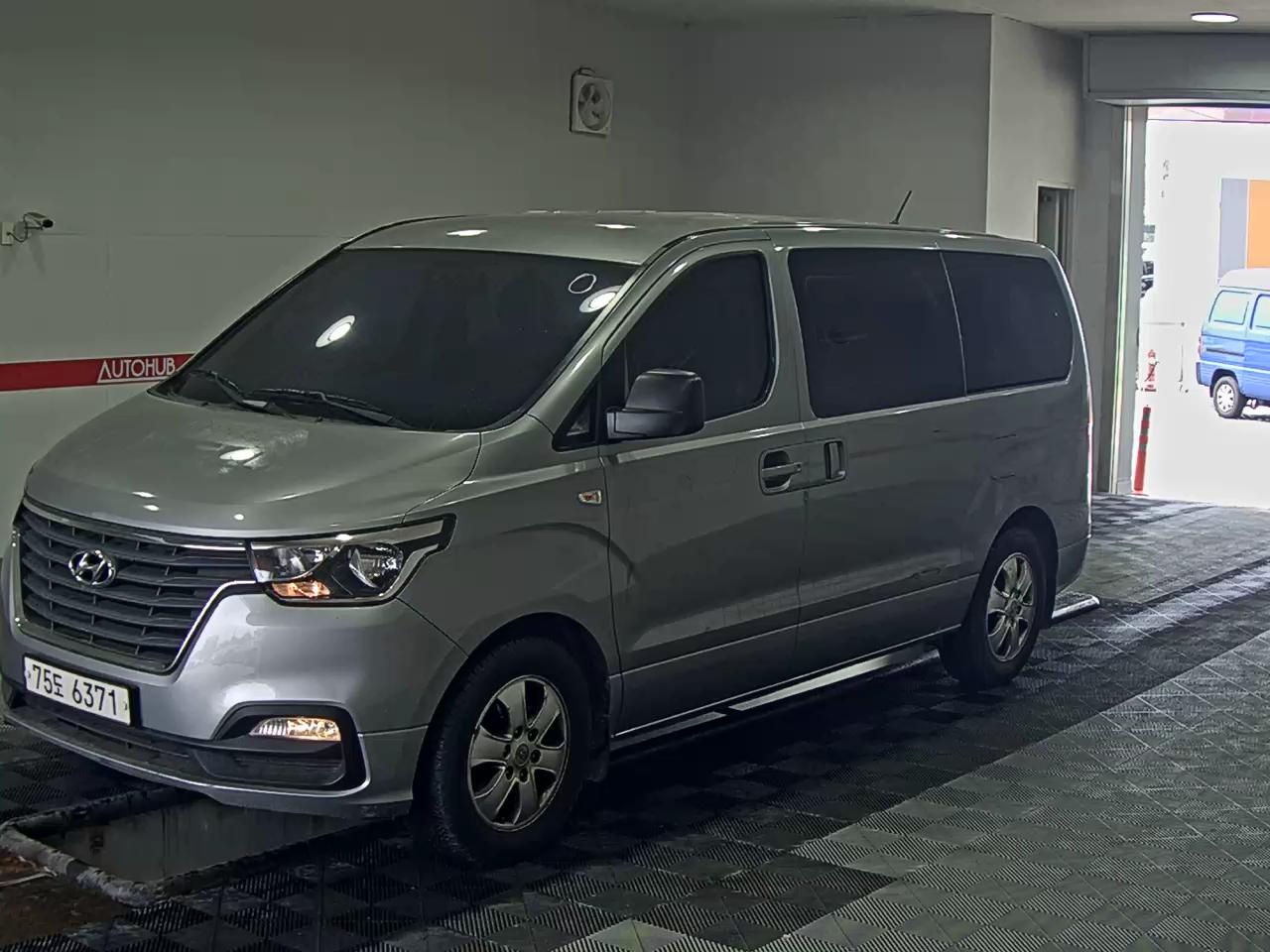 Hyundai Grand Starex