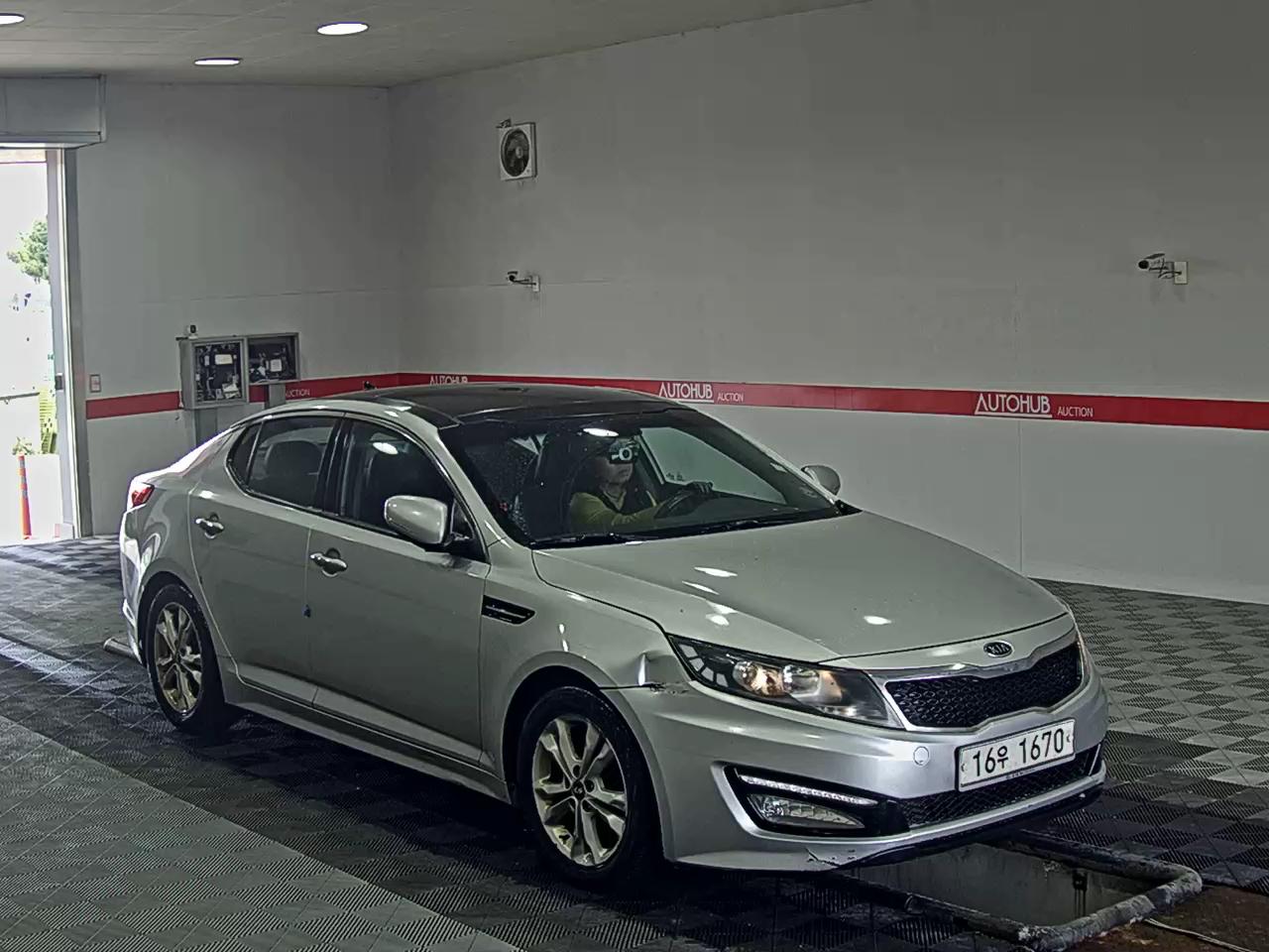 Kia K5 2011 - Image 2