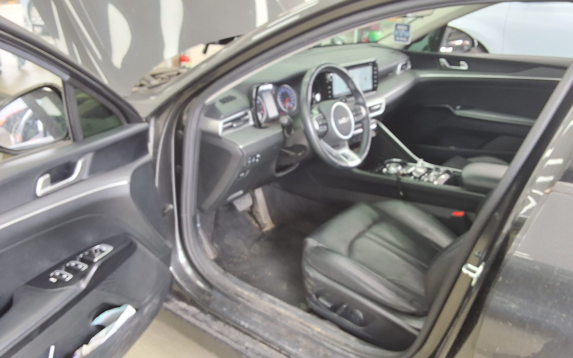 Kia K5 2023 - Image 9