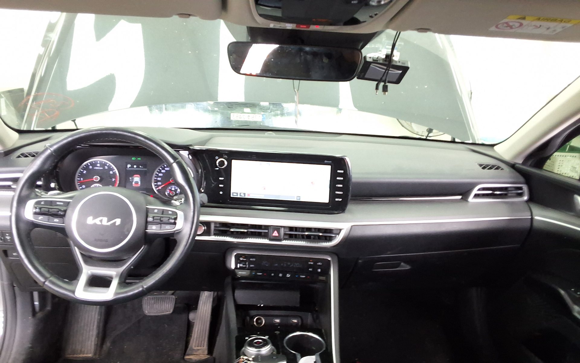 Kia K5 2023 - Image 10