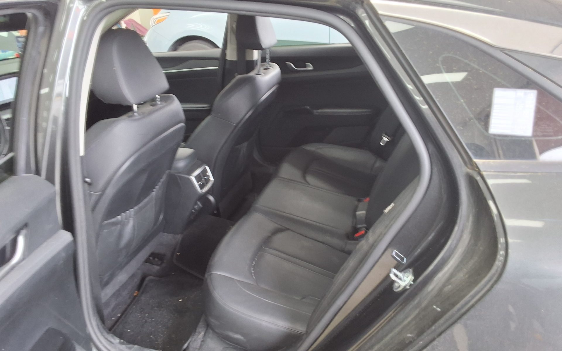 Kia K5 2023 - Image 11