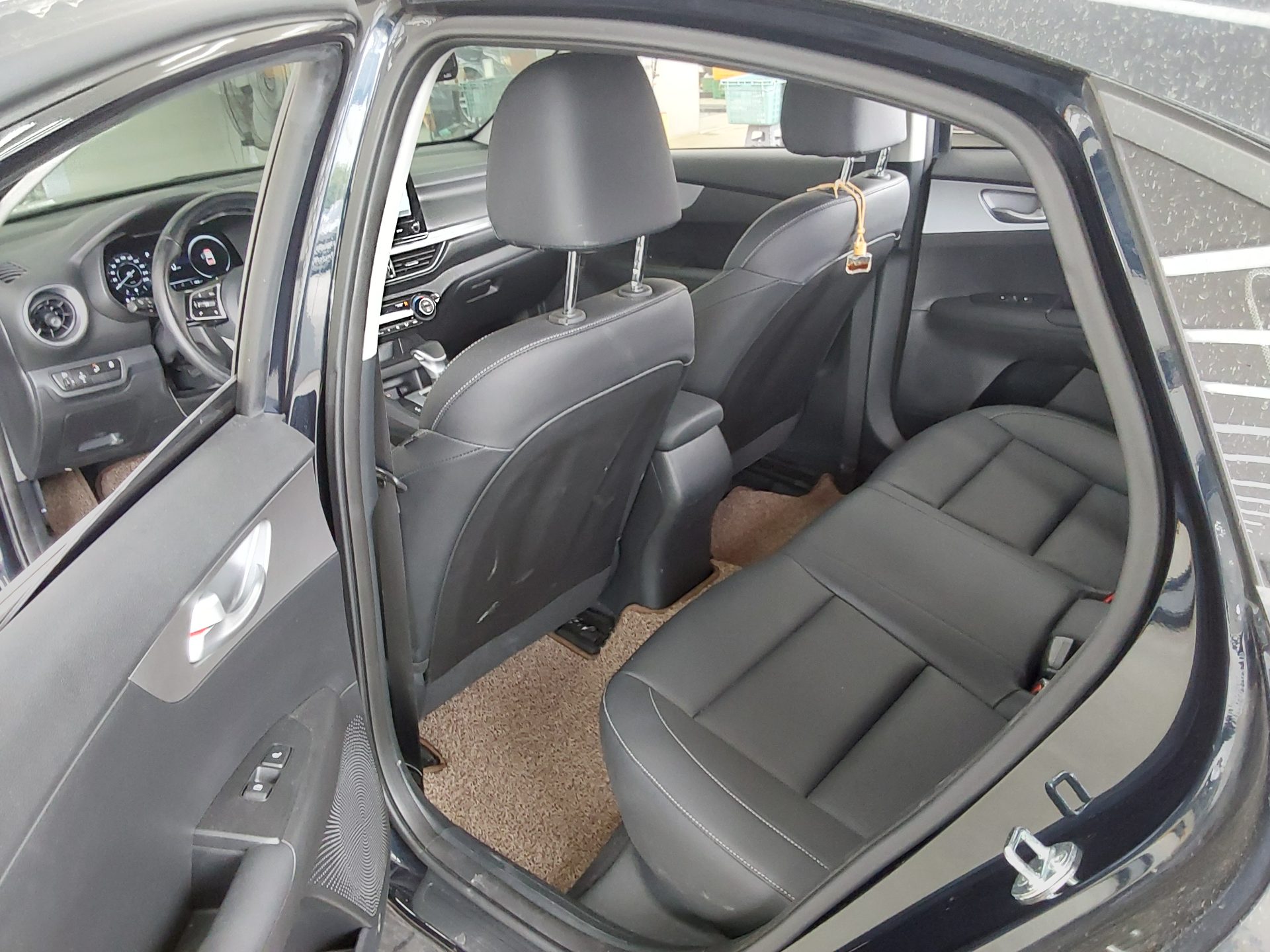 Kia K3 2022 - Image 11