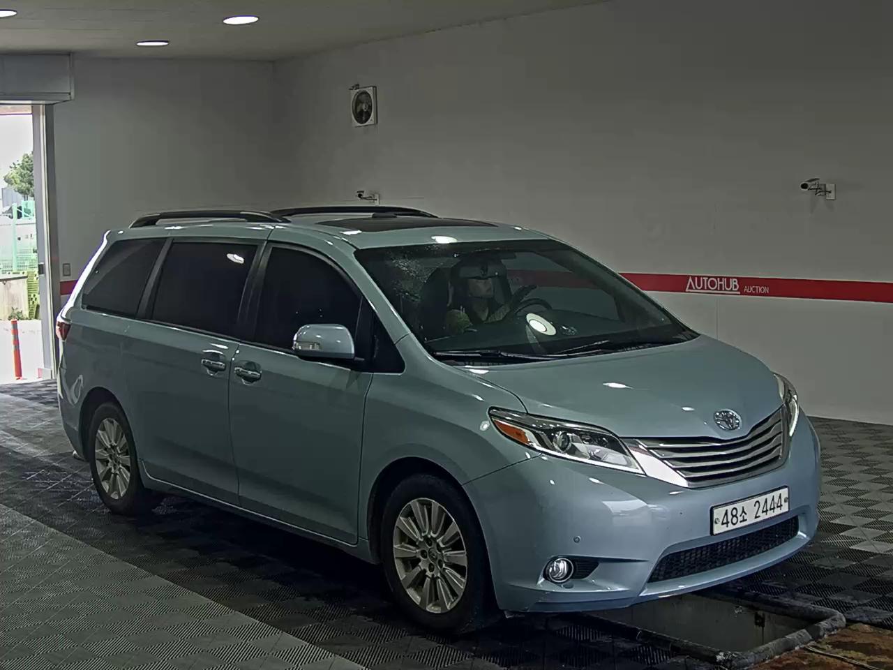 TOYOTA 시에나 2015 - 이미지 2