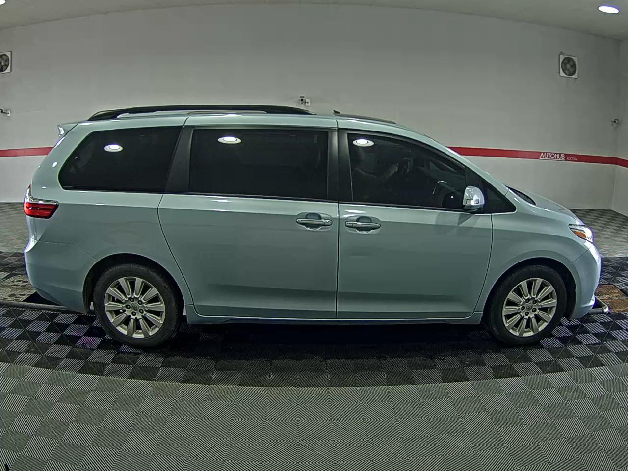 TOYOTA 시에나 2015 - 이미지 3