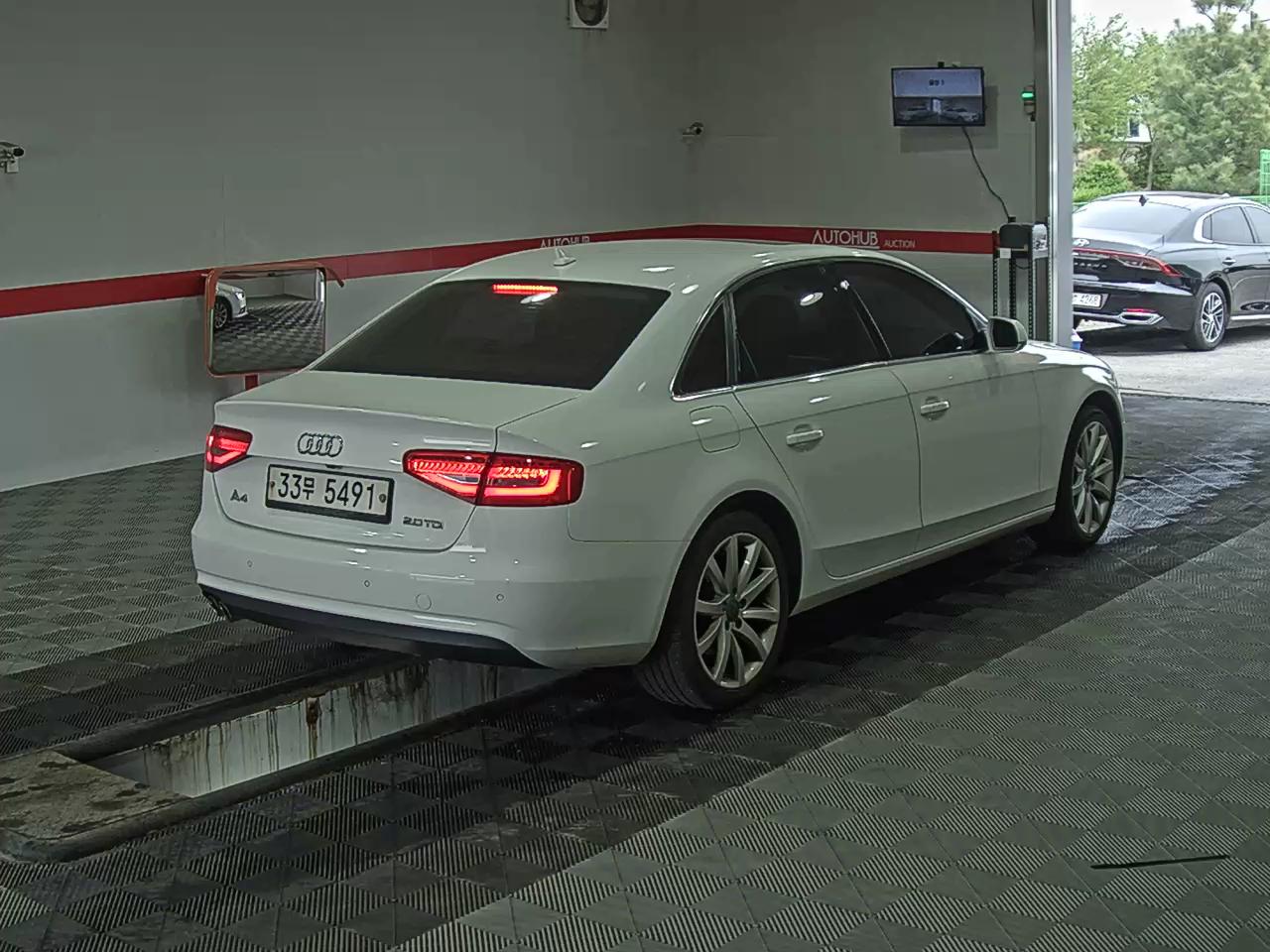 Audi A4 2014 - Image 4