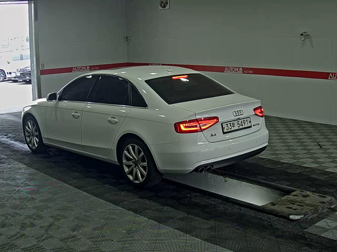 Audi A4 2014 - Image 5