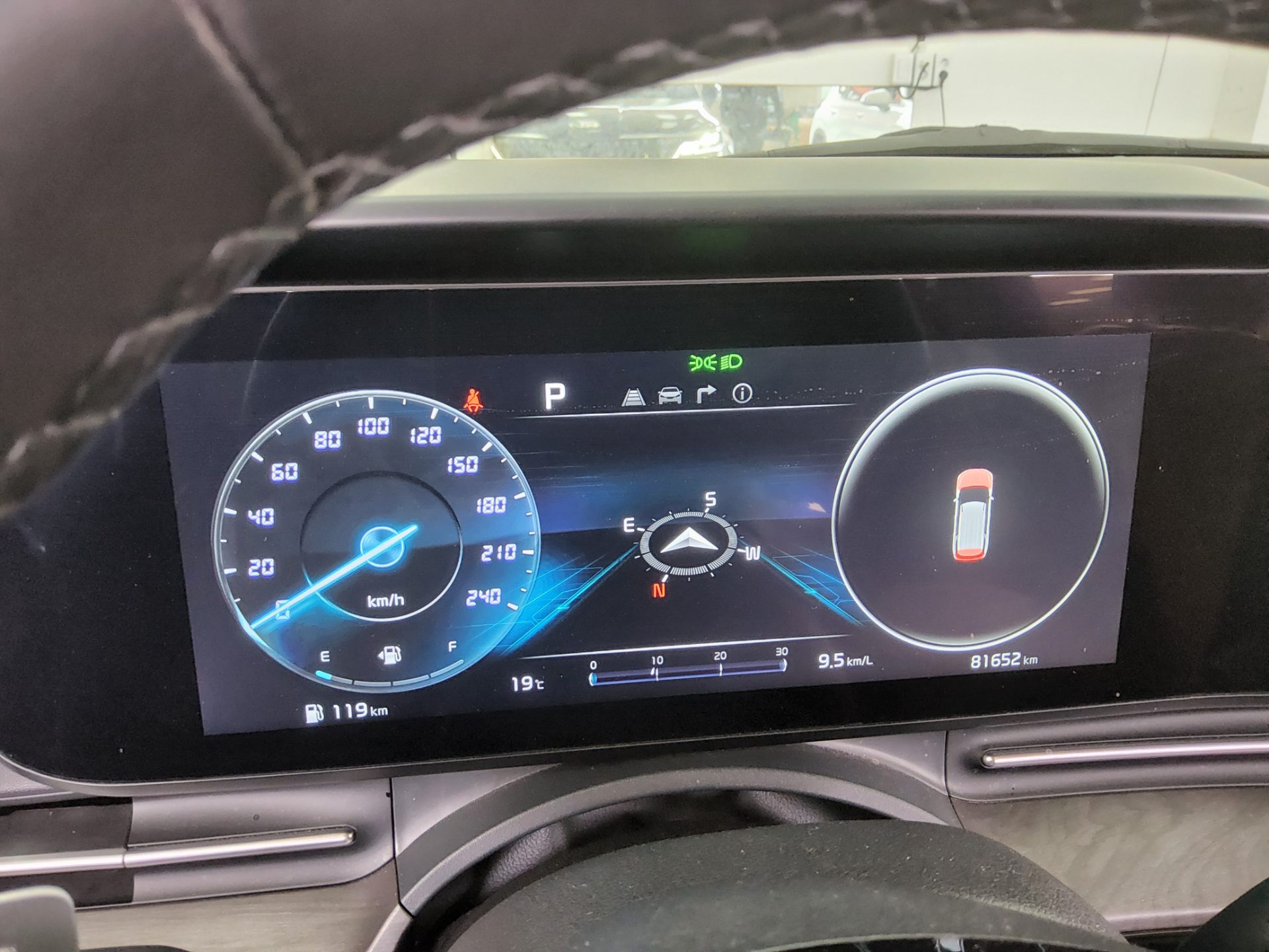 Kia SEDONA 2023 - Image 8