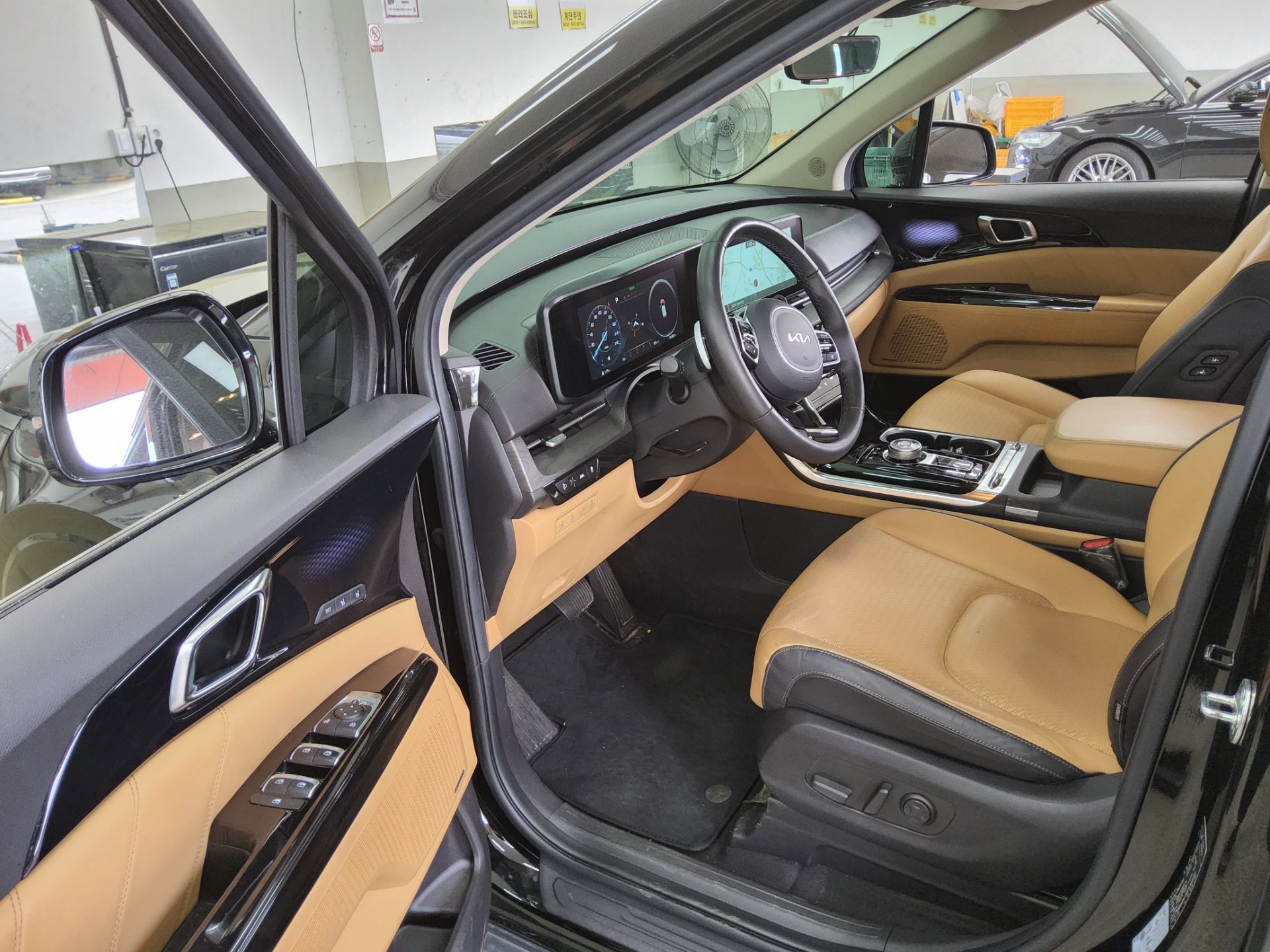 Kia SEDONA 2023 - Image 9