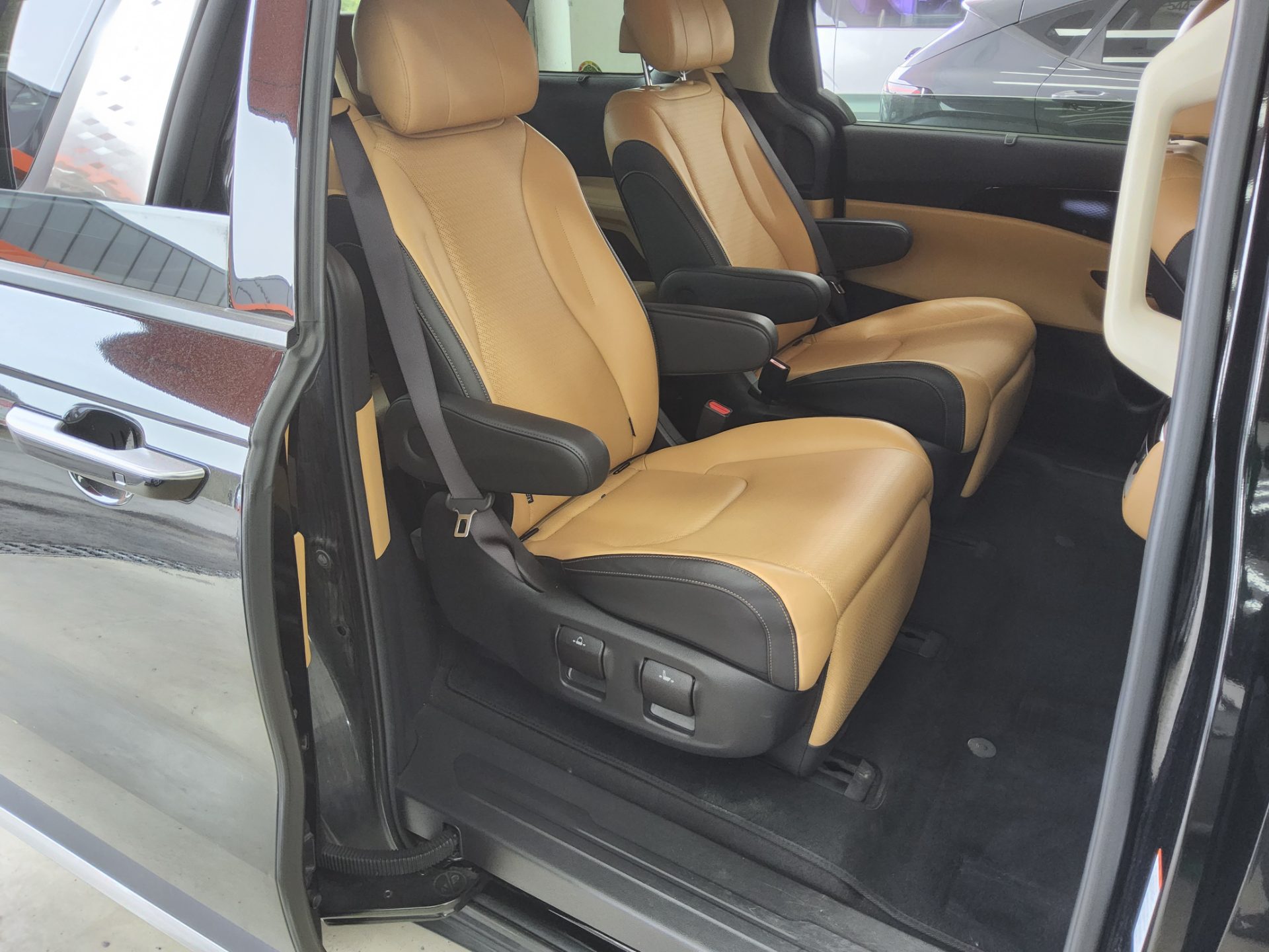 Kia SEDONA 2023 - Image 12