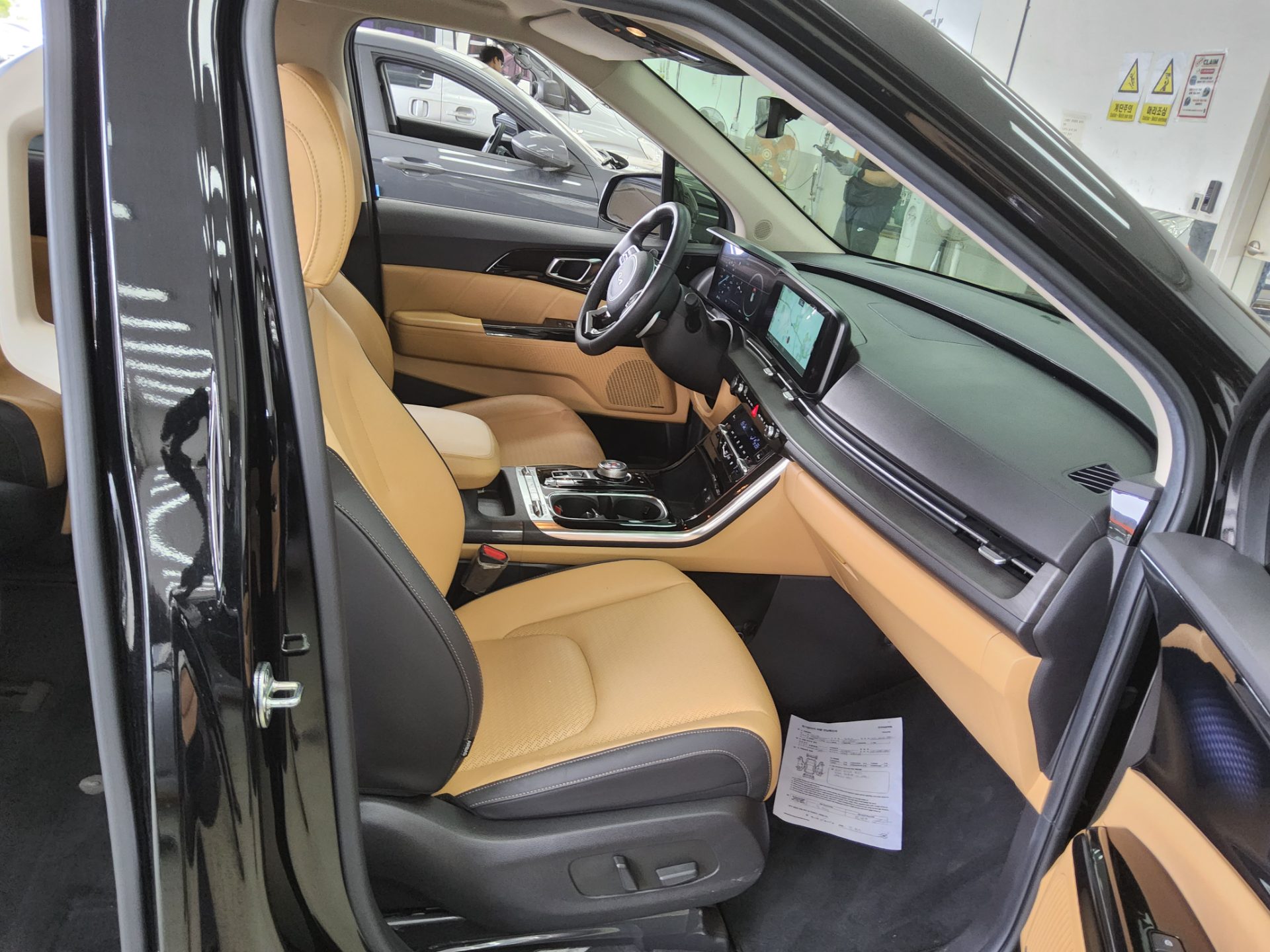 Kia SEDONA 2023 - Image 13