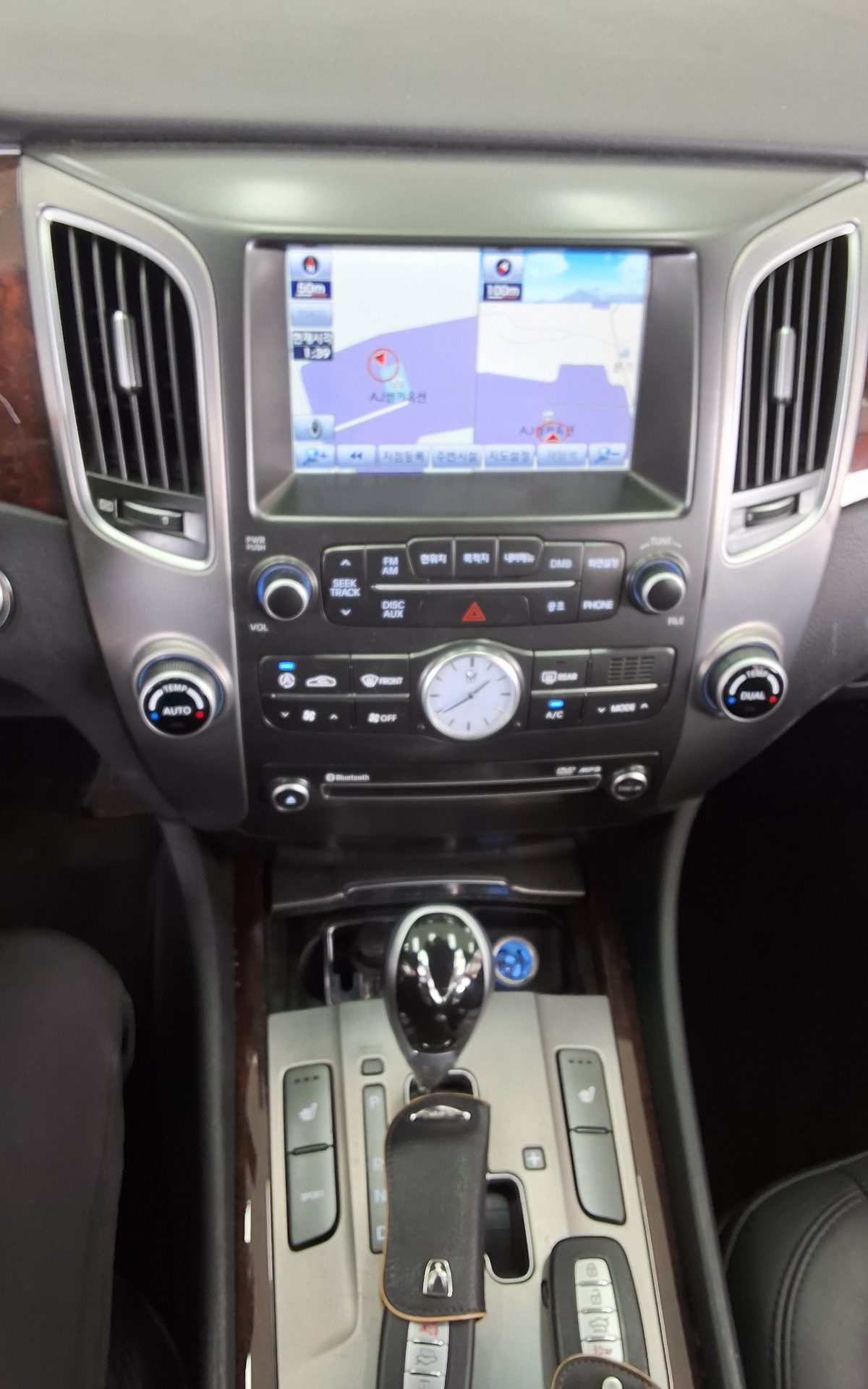 Hyundai Equus 2012 - Image 16