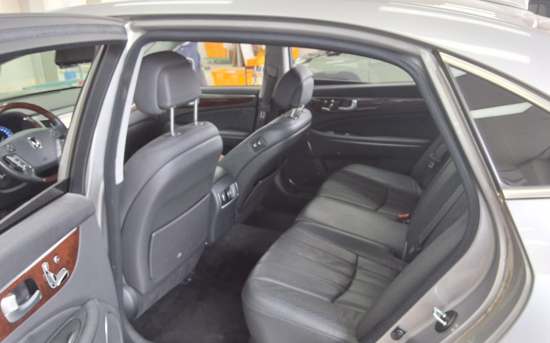Hyundai Equus 2012 - Image 11