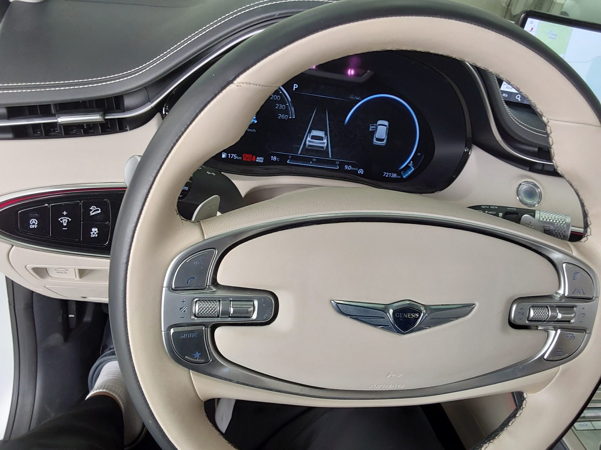 2022 - genesis gv70