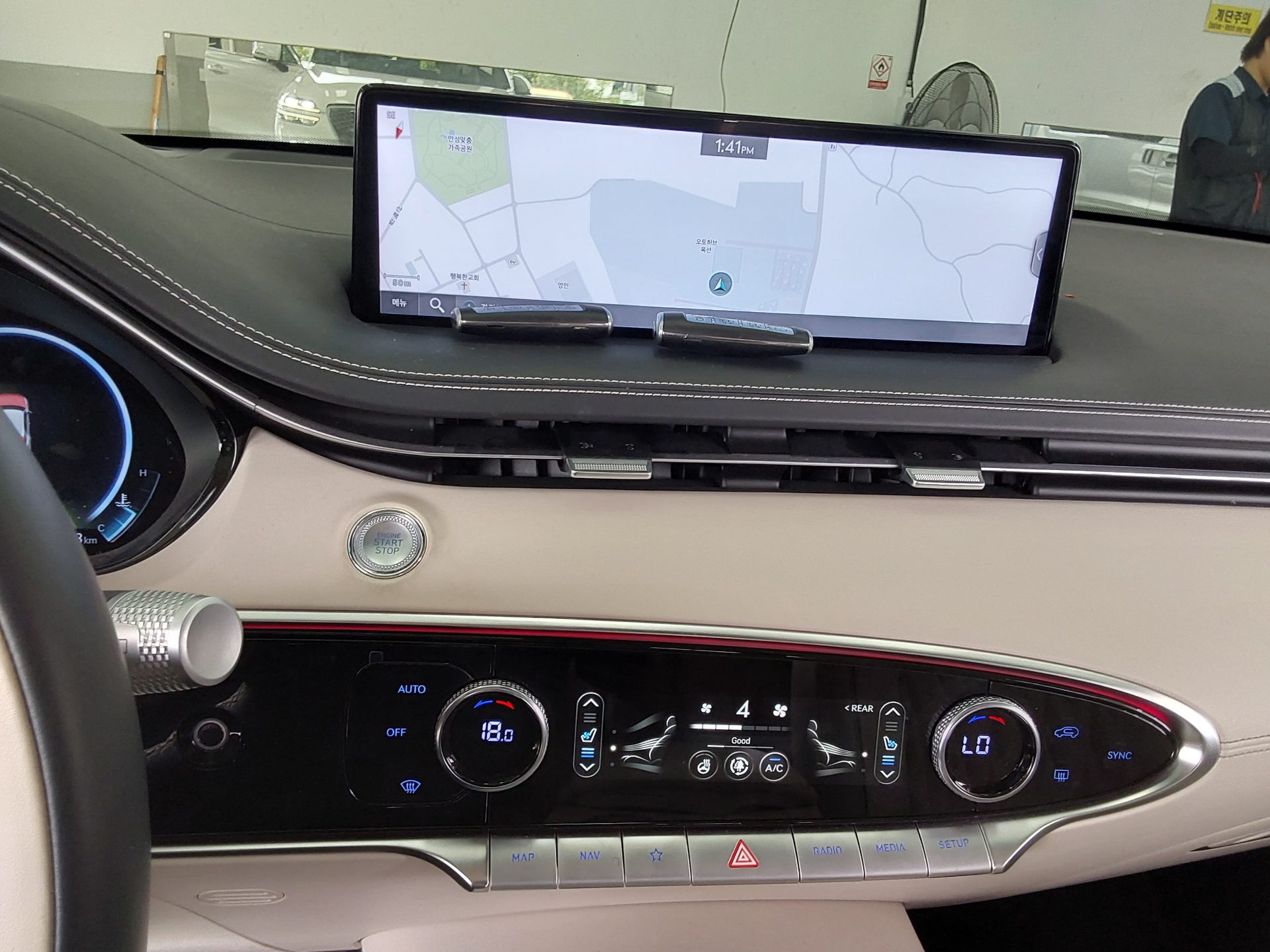 2022 - genesis gv70