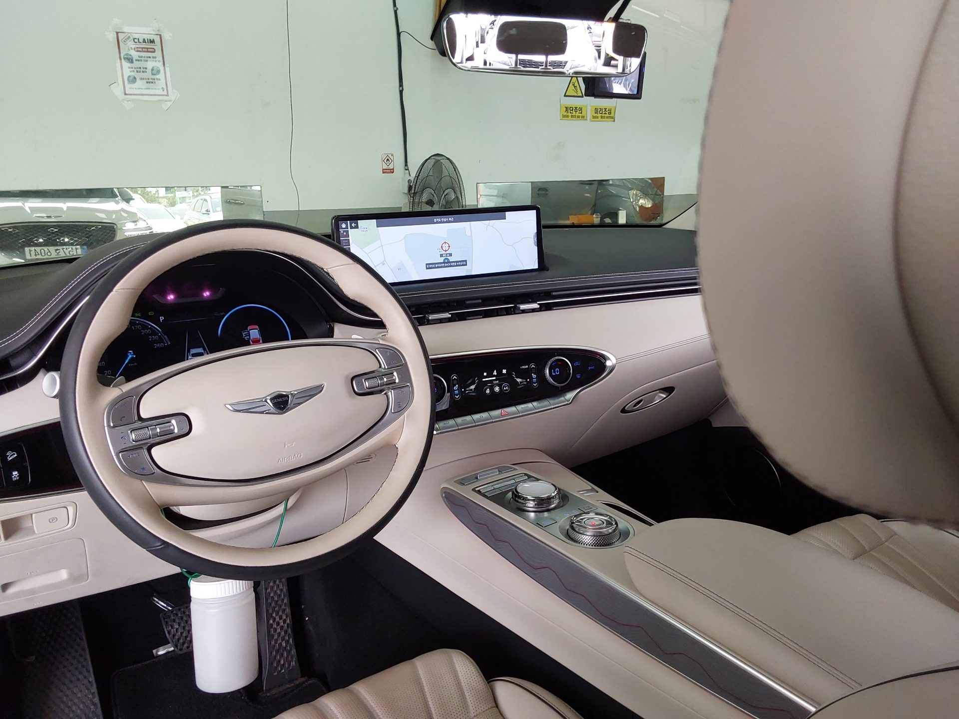 2022 - genesis gv70