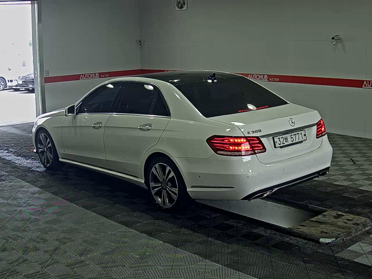 مرسيدس بنز إي كلاس 2014 - صورة 5