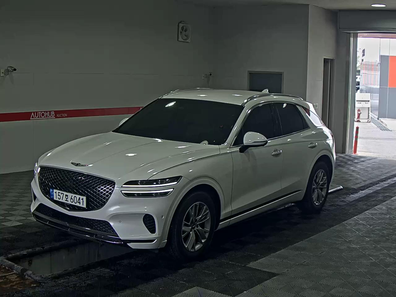 GENESIS GV70 BASE MODEL