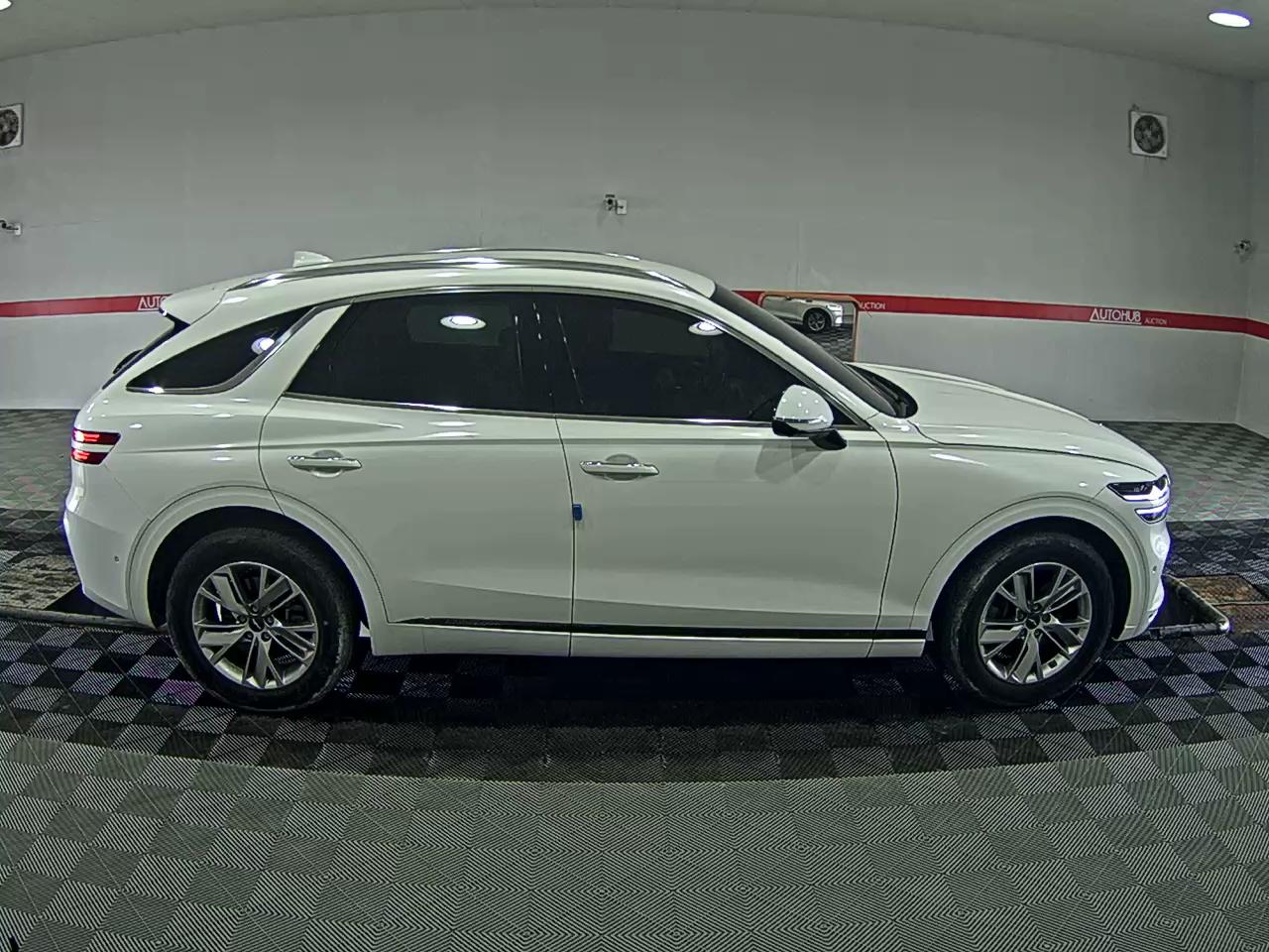 2022 - genesis gv70