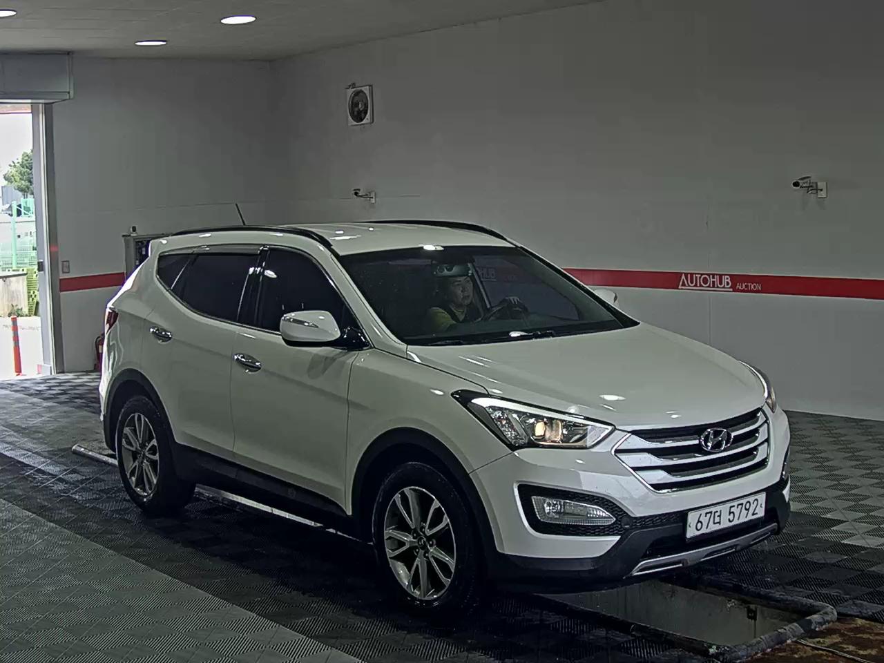 Hyundai Santa Fe 2014 - Image 2