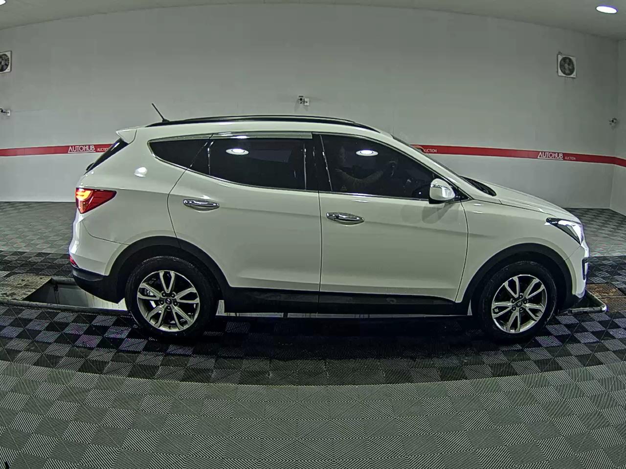 Hyundai Santa Fe 2014 - Image 3