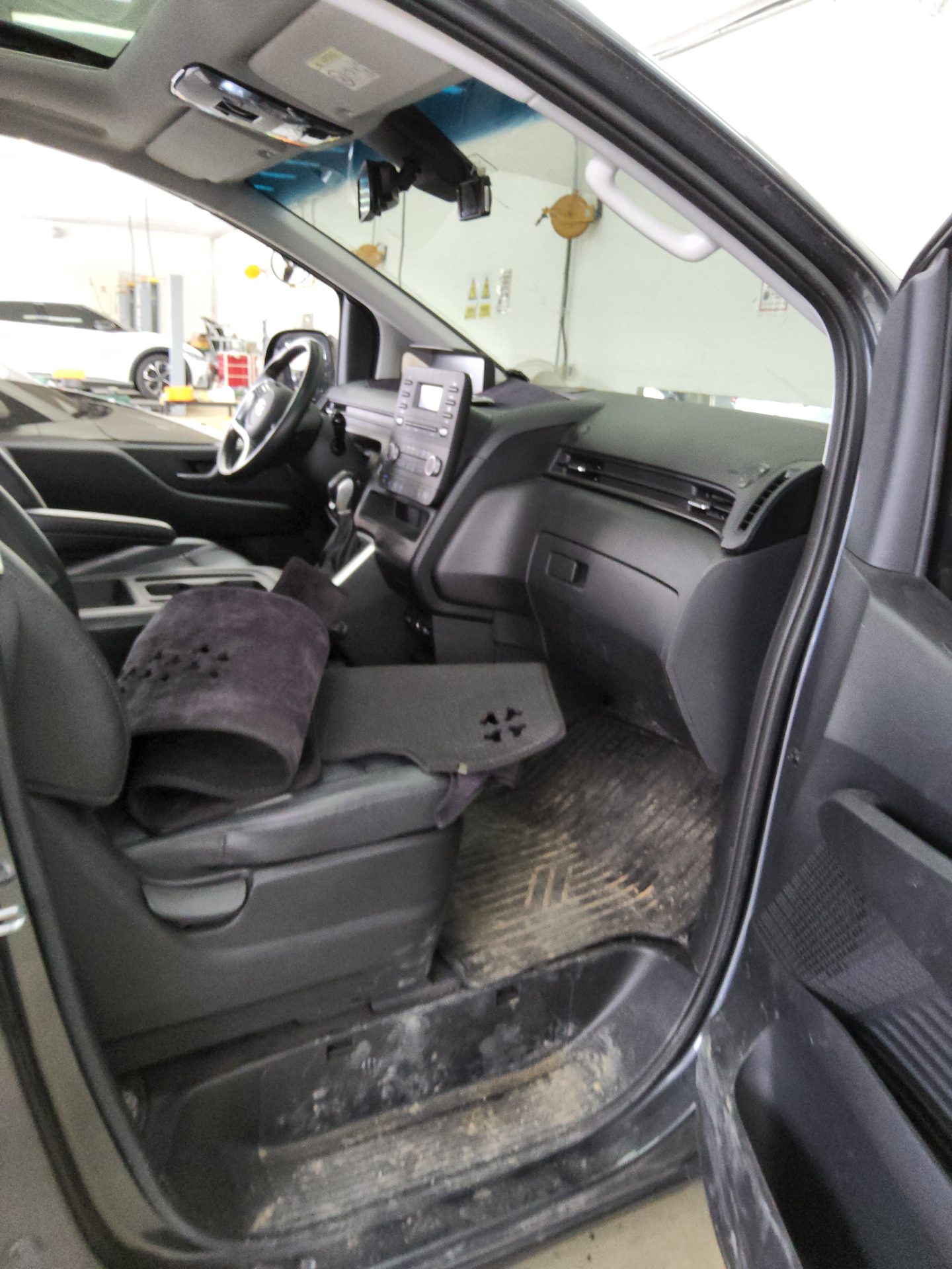 Hyundai Staria 2022 - Image 13