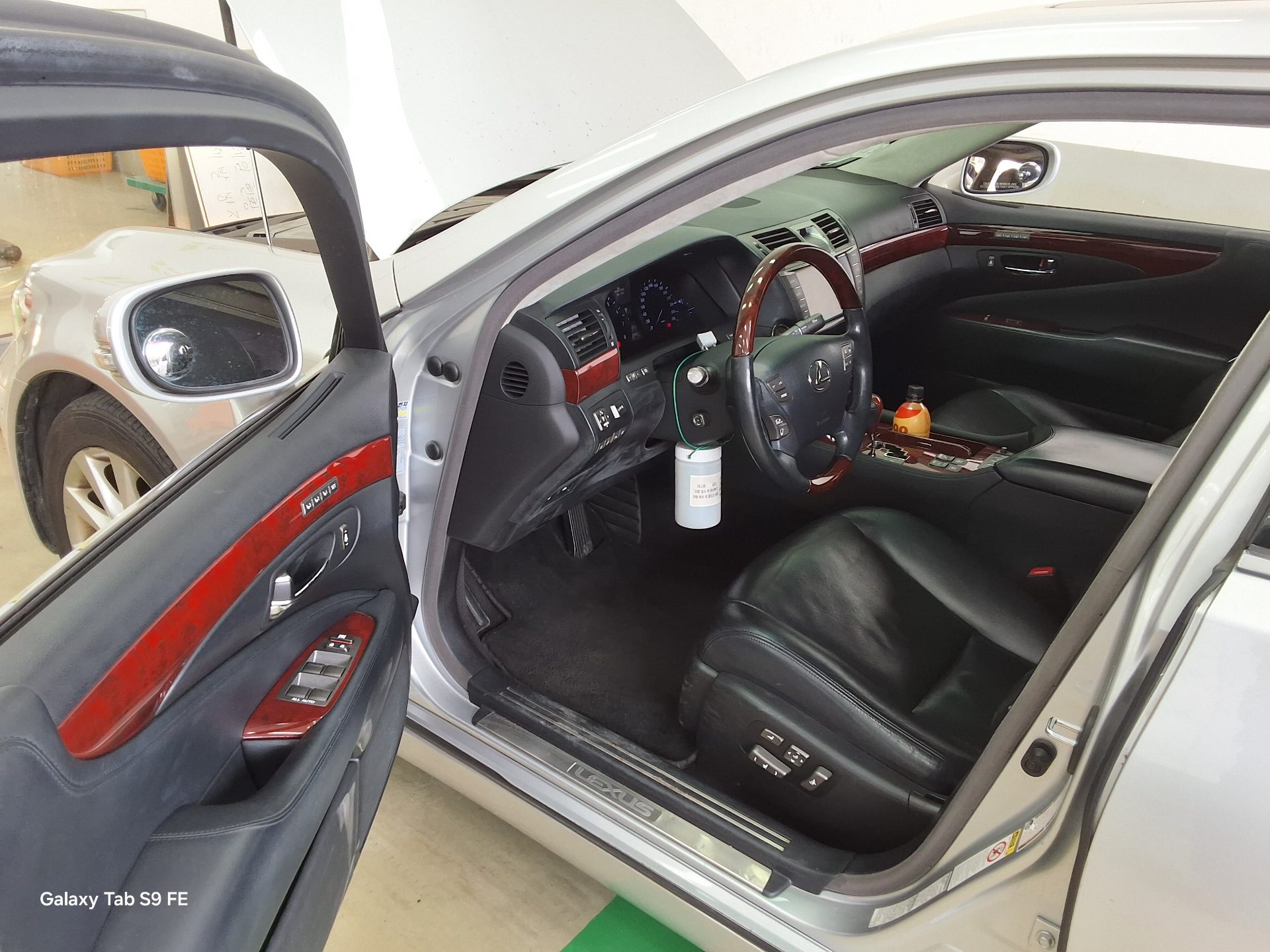 Lexus LS 2012 - Image 9