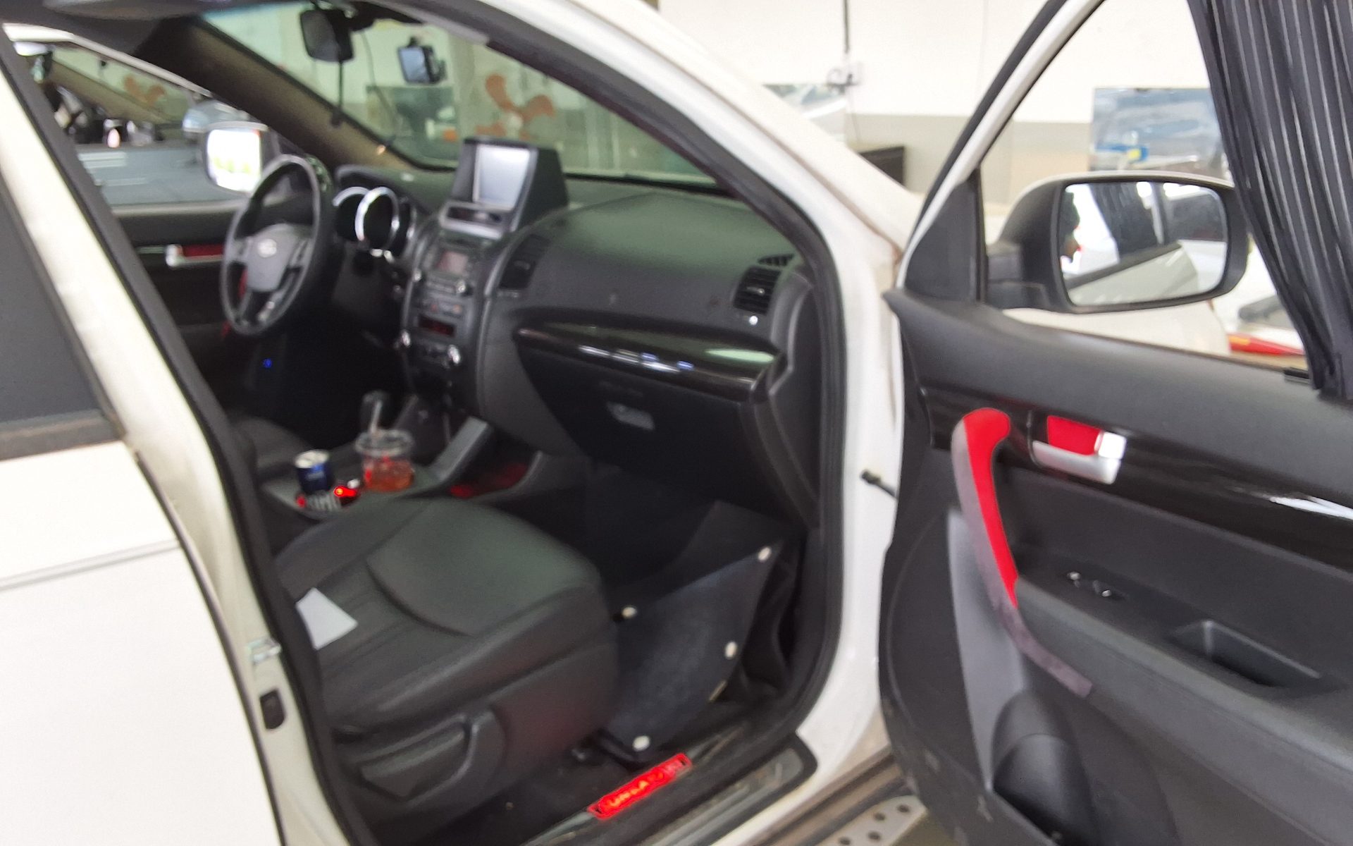 Kia Sorento 2011 - Image 13
