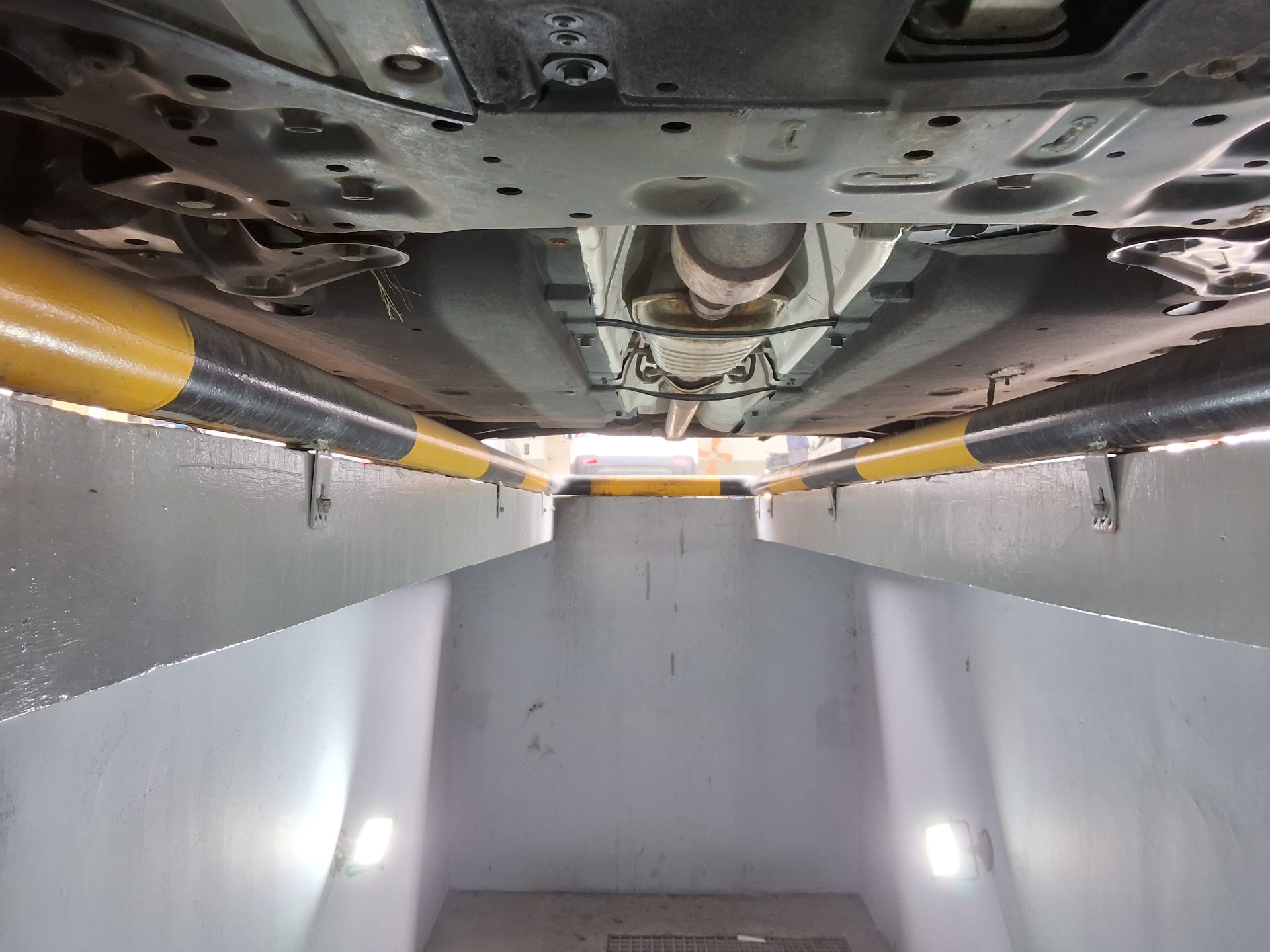 هيونداي جرانجر 2017 - صورة 18